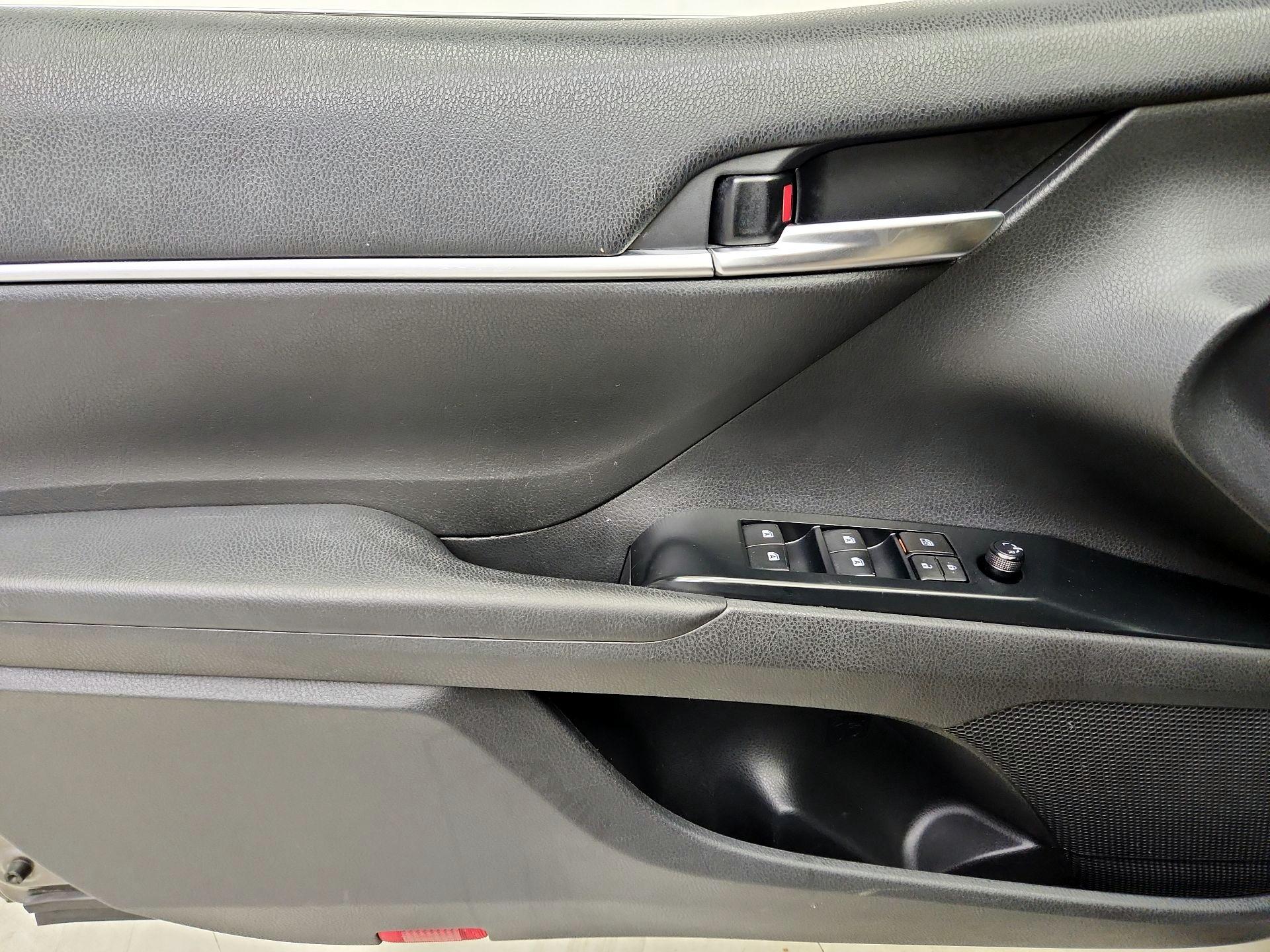 Thumbnail: 2020 Toyota Camry - 12