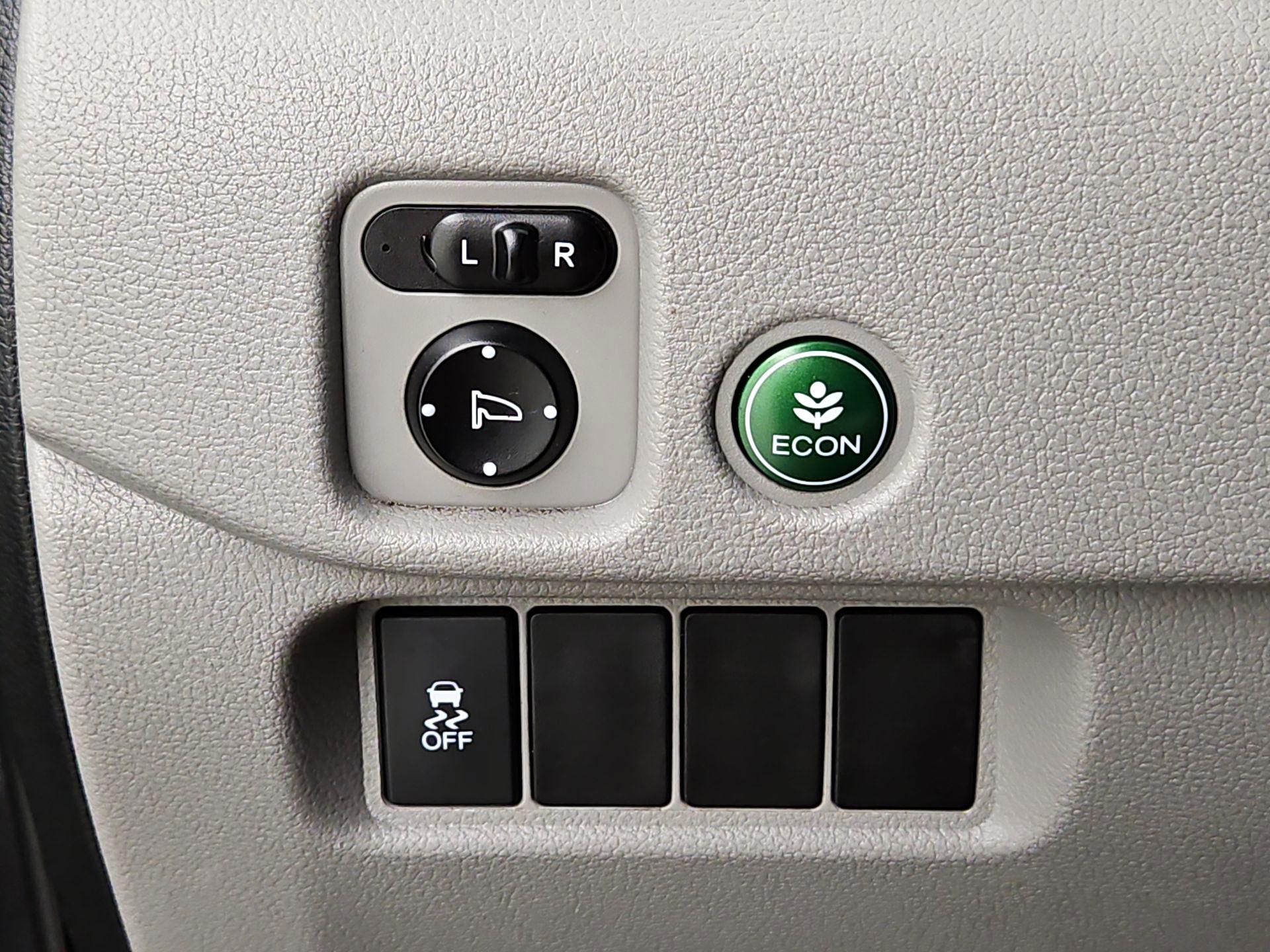 Thumbnail: 2016 Honda Pilot - 13