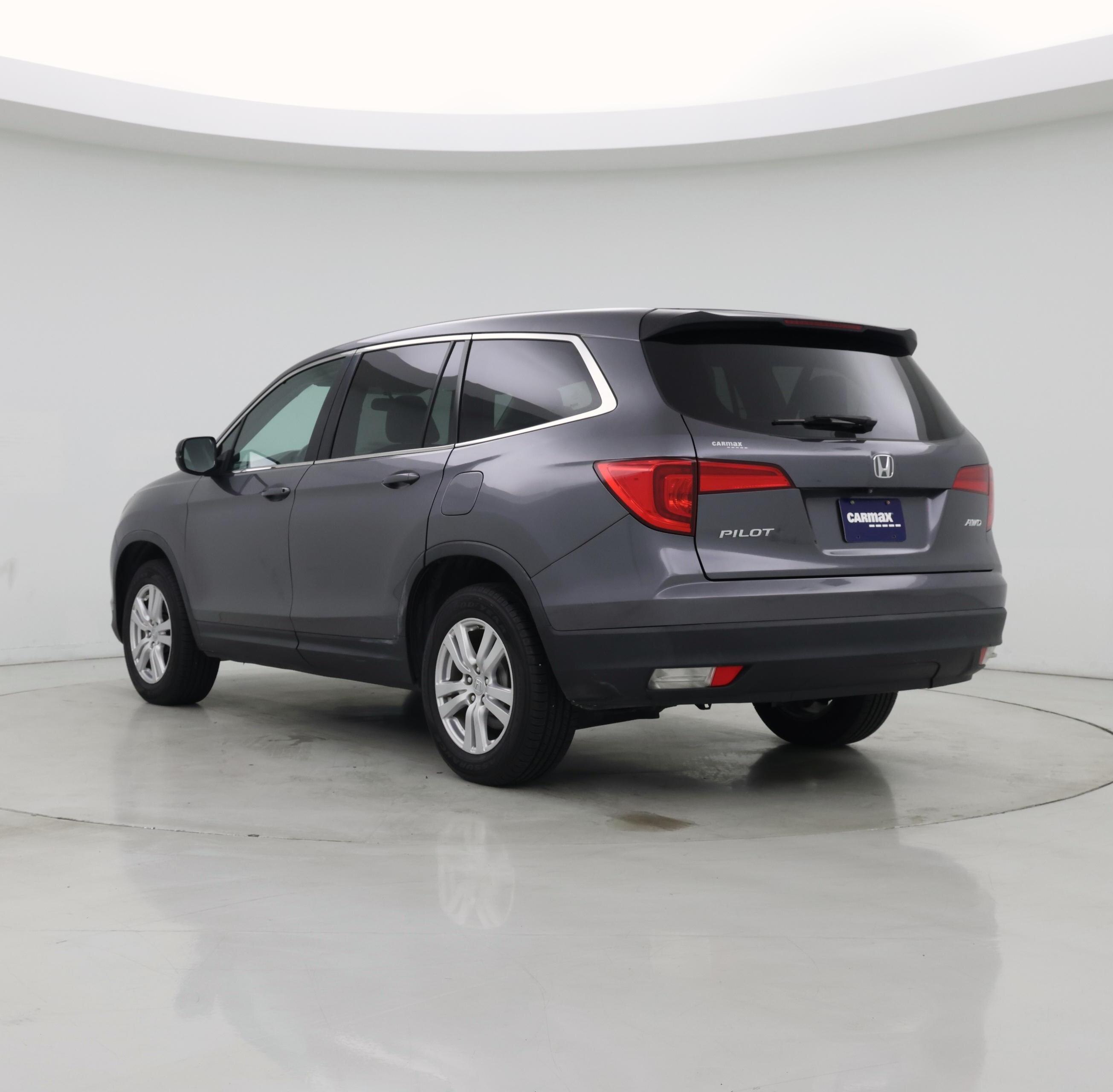 Thumbnail: 2016 Honda Pilot - 2