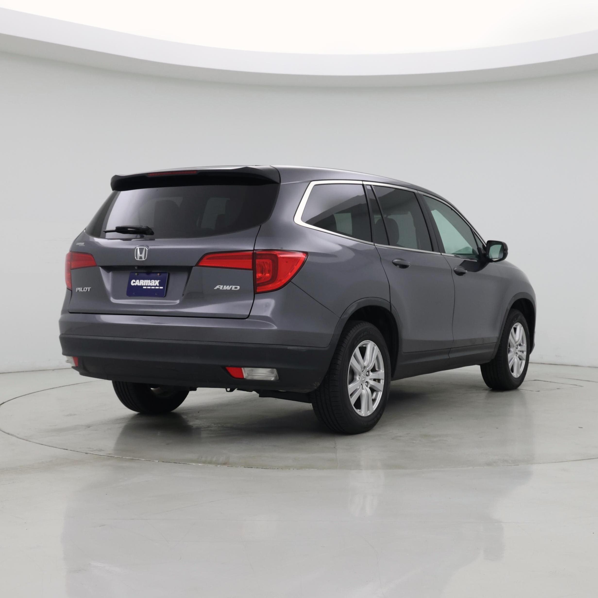 Thumbnail: 2016 Honda Pilot - 8
