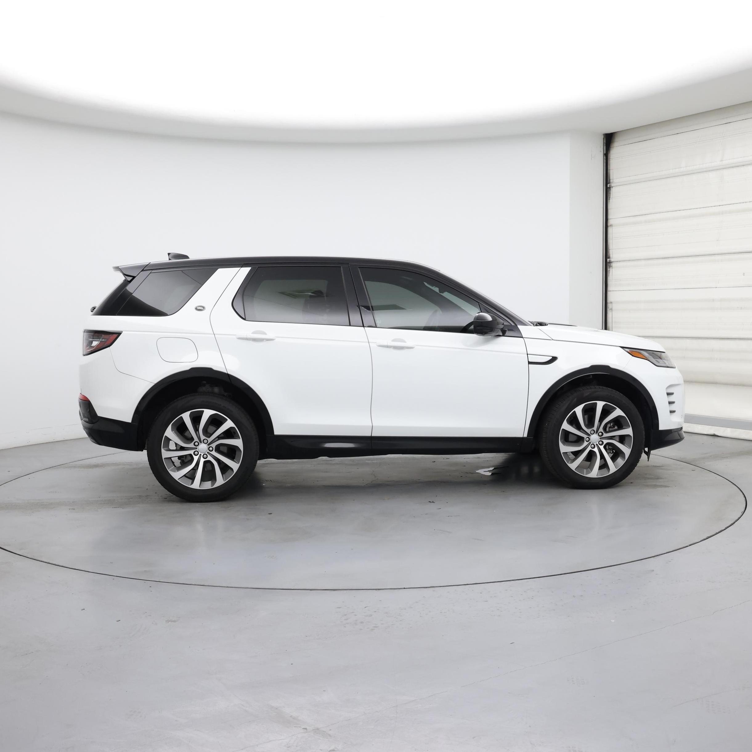 Thumbnail: 2024 Land Rover Discovery Sport - 7