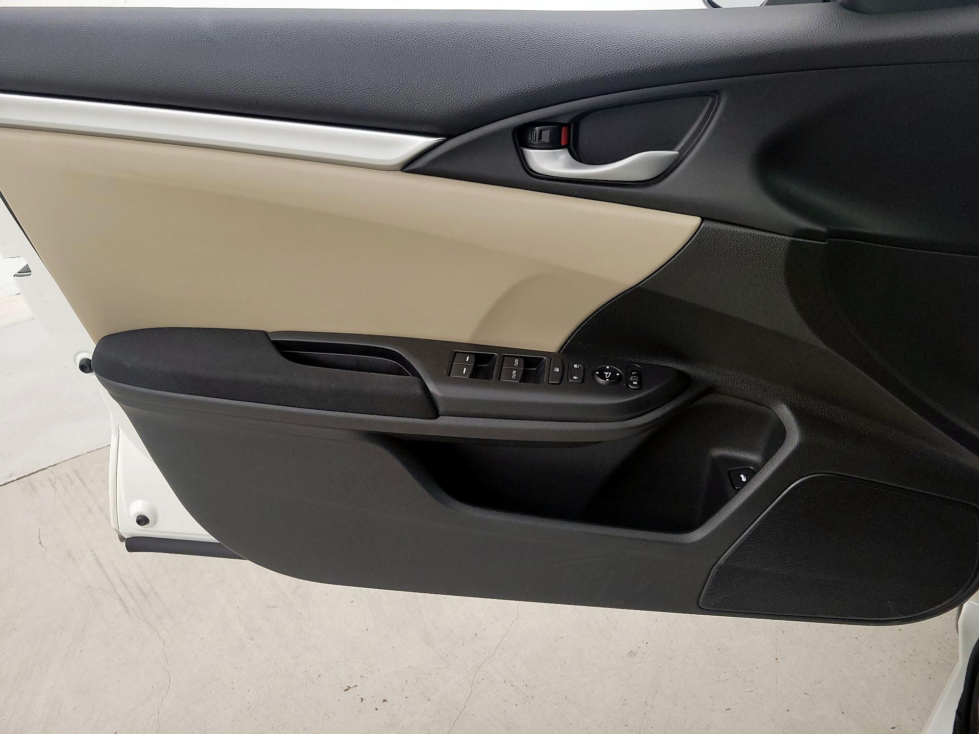 Thumbnail: 2016 Honda Civic - 12