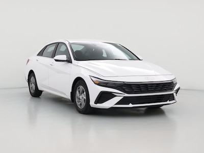 White 2024 Hyundai Elantra SE