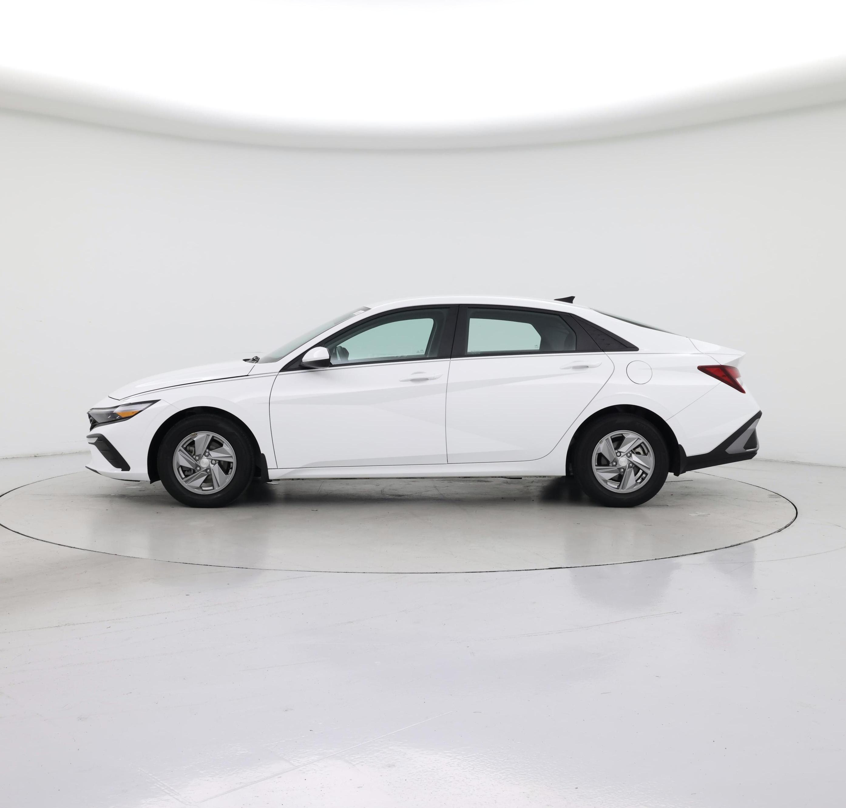 Thumbnail: 2024 Hyundai Elantra - 3
