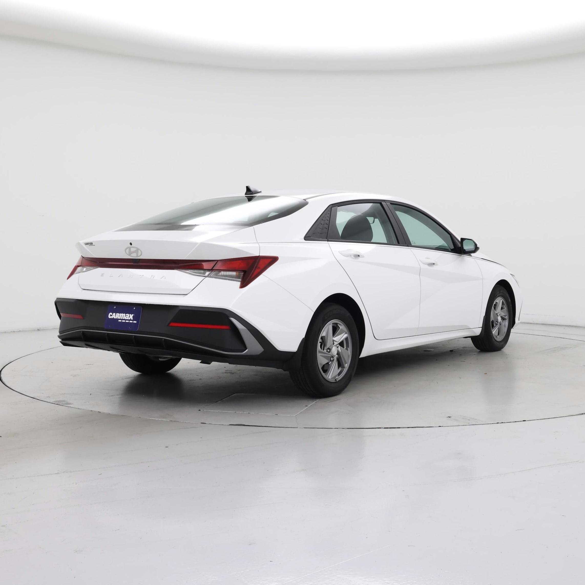 Thumbnail: 2024 Hyundai Elantra - 8