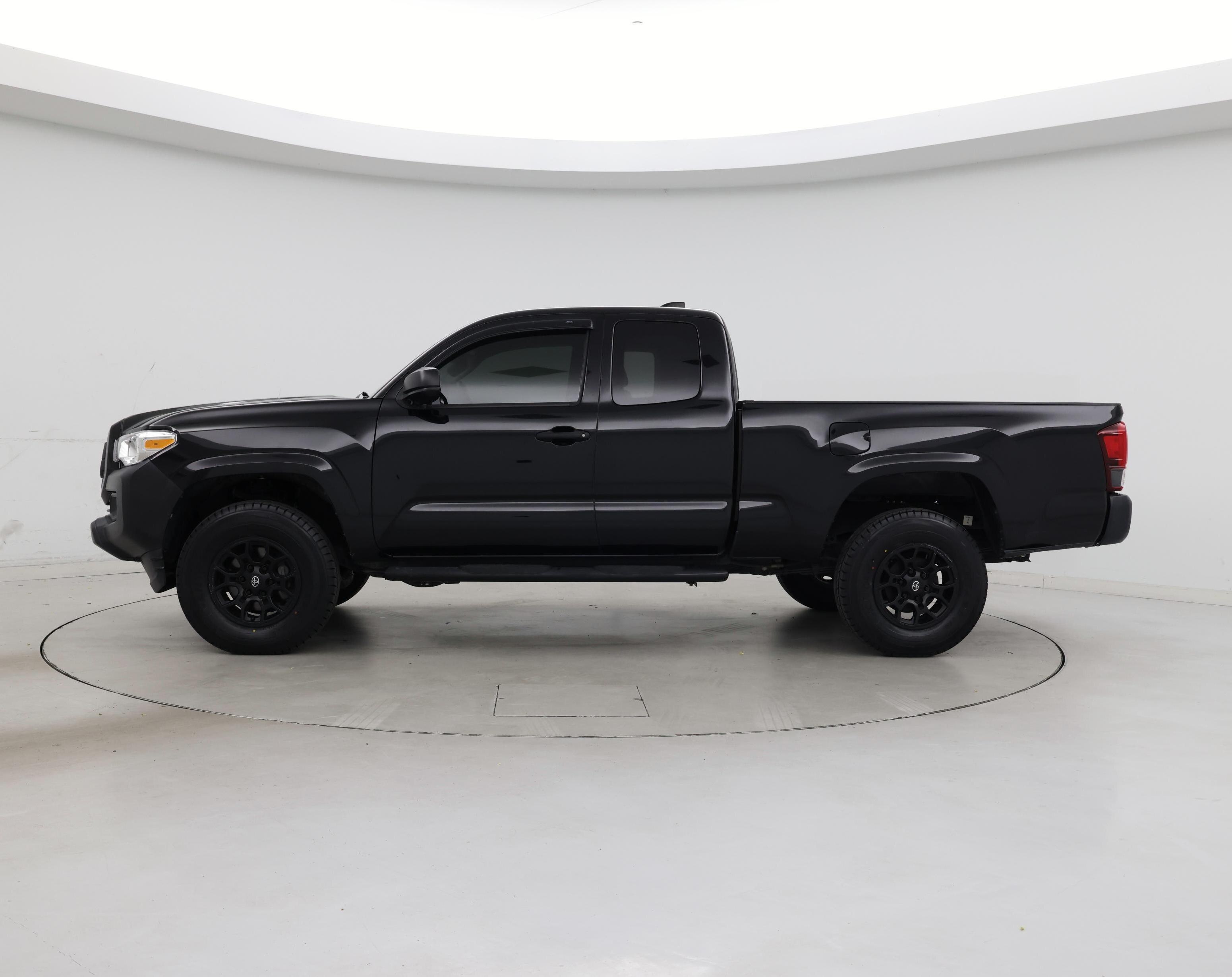 Thumbnail: 2022 Toyota Tacoma - 3