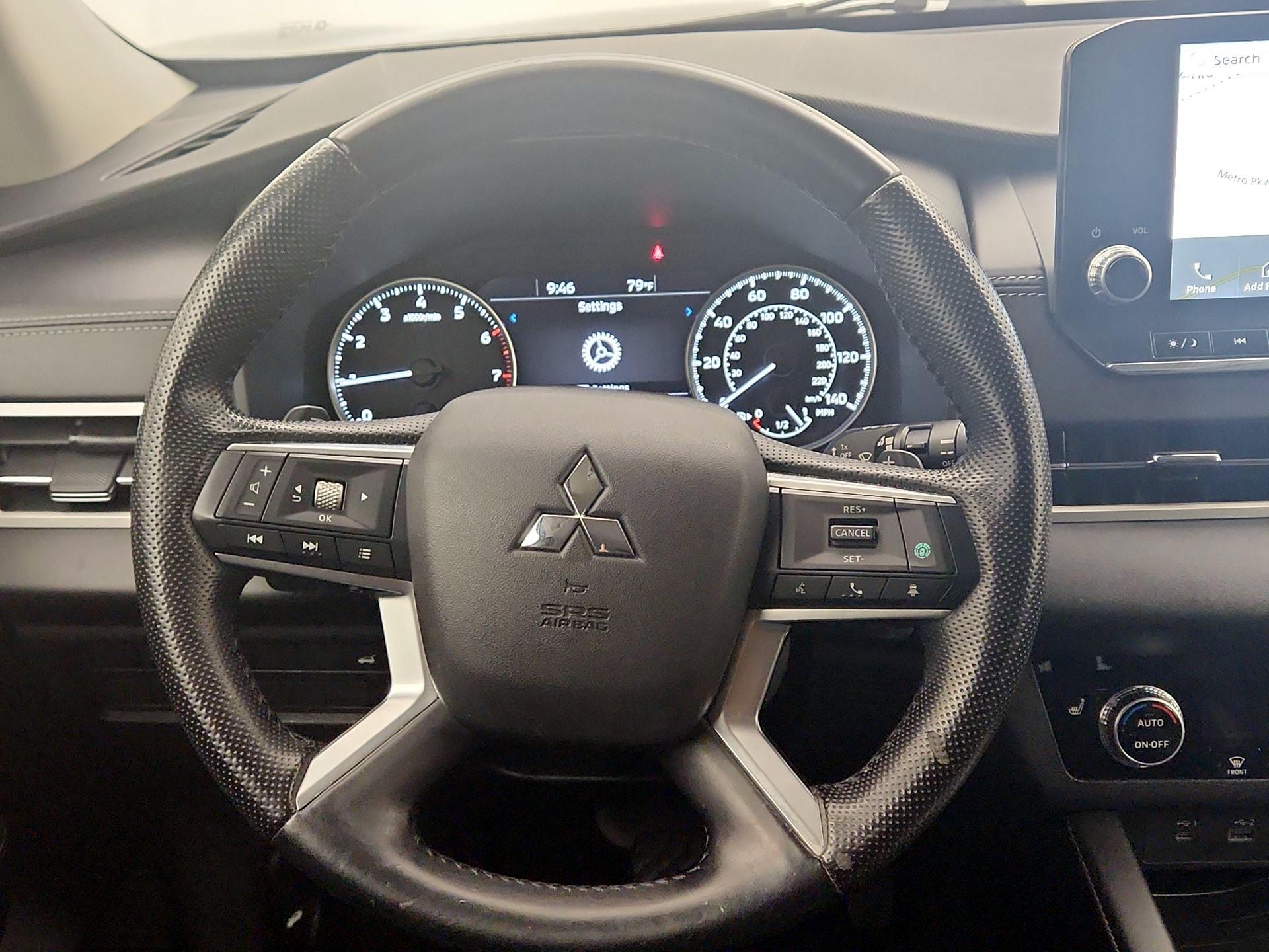 Thumbnail: 2022 Mitsubishi Outlander - 10