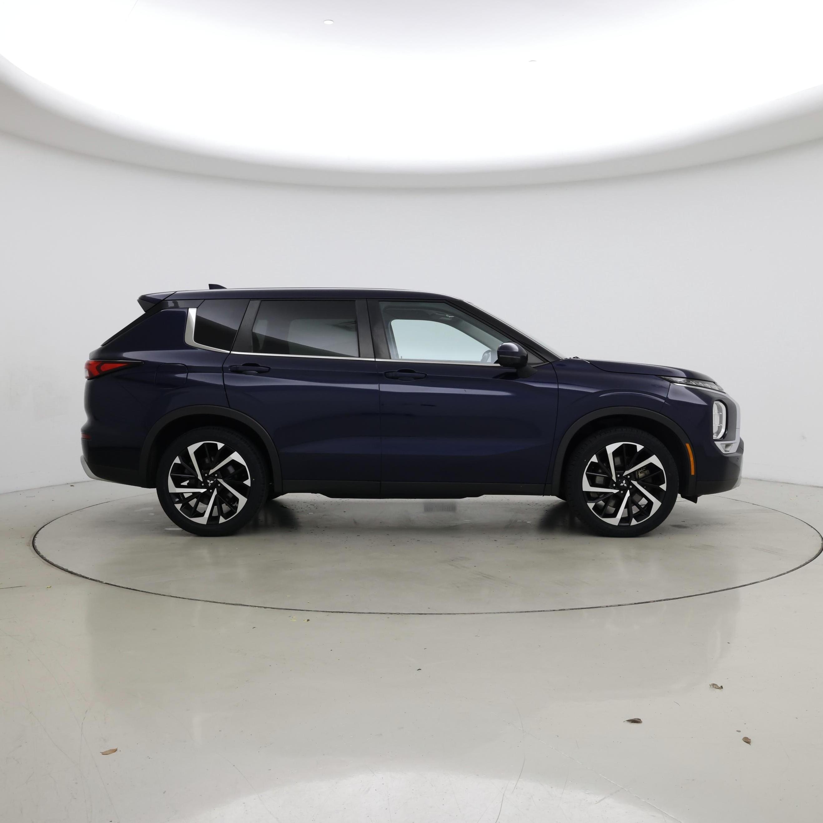 Thumbnail: 2022 Mitsubishi Outlander - 7