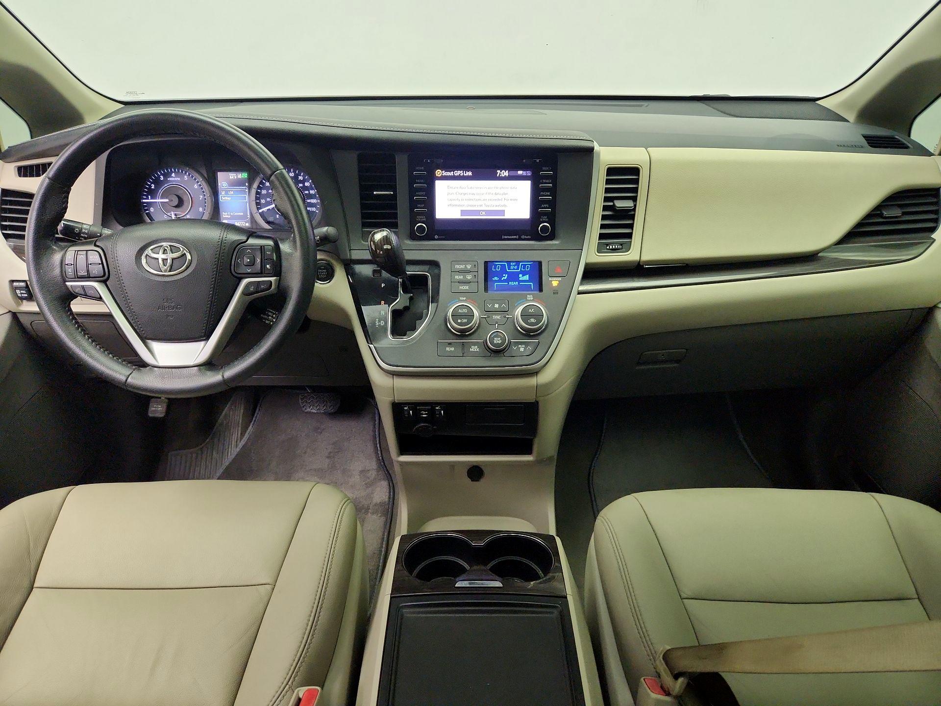 Thumbnail: 2020 Toyota Sienna - 9