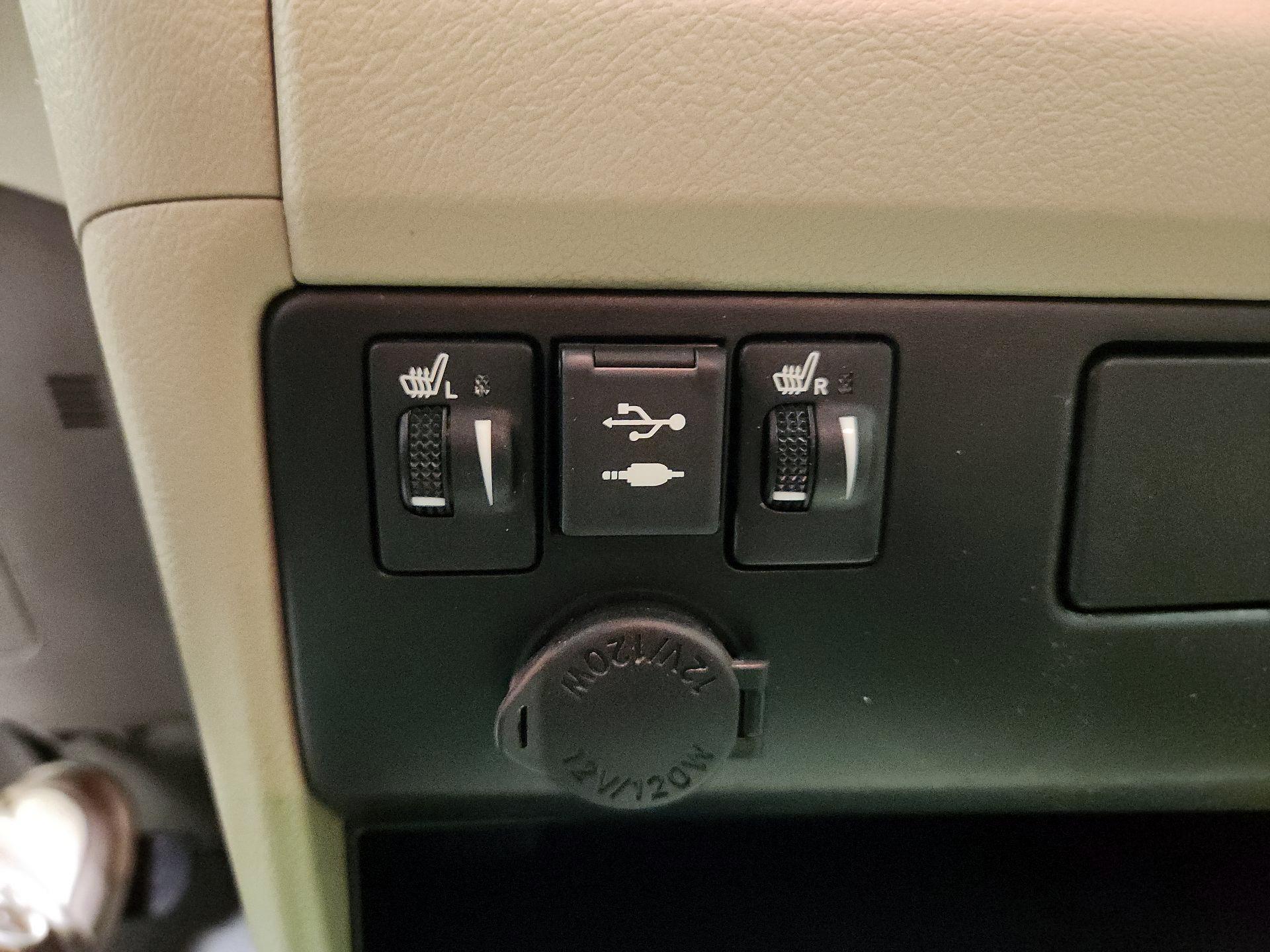 Thumbnail: 2020 Toyota Sienna - 18