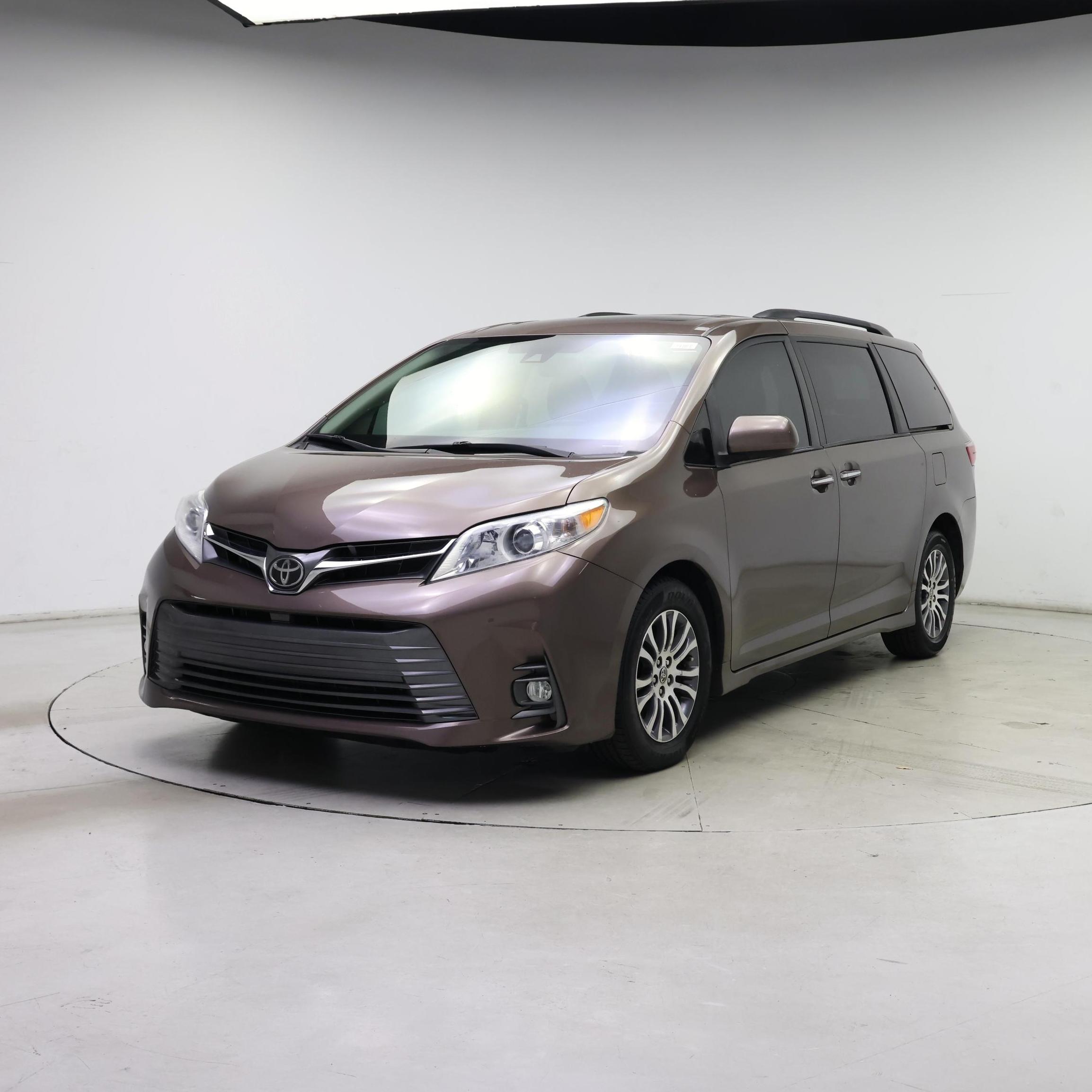 Thumbnail: 2020 Toyota Sienna - 4