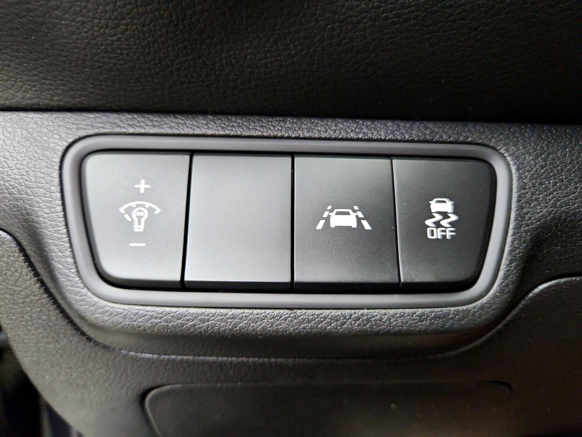 Thumbnail: 2020 Kia Forte - 13