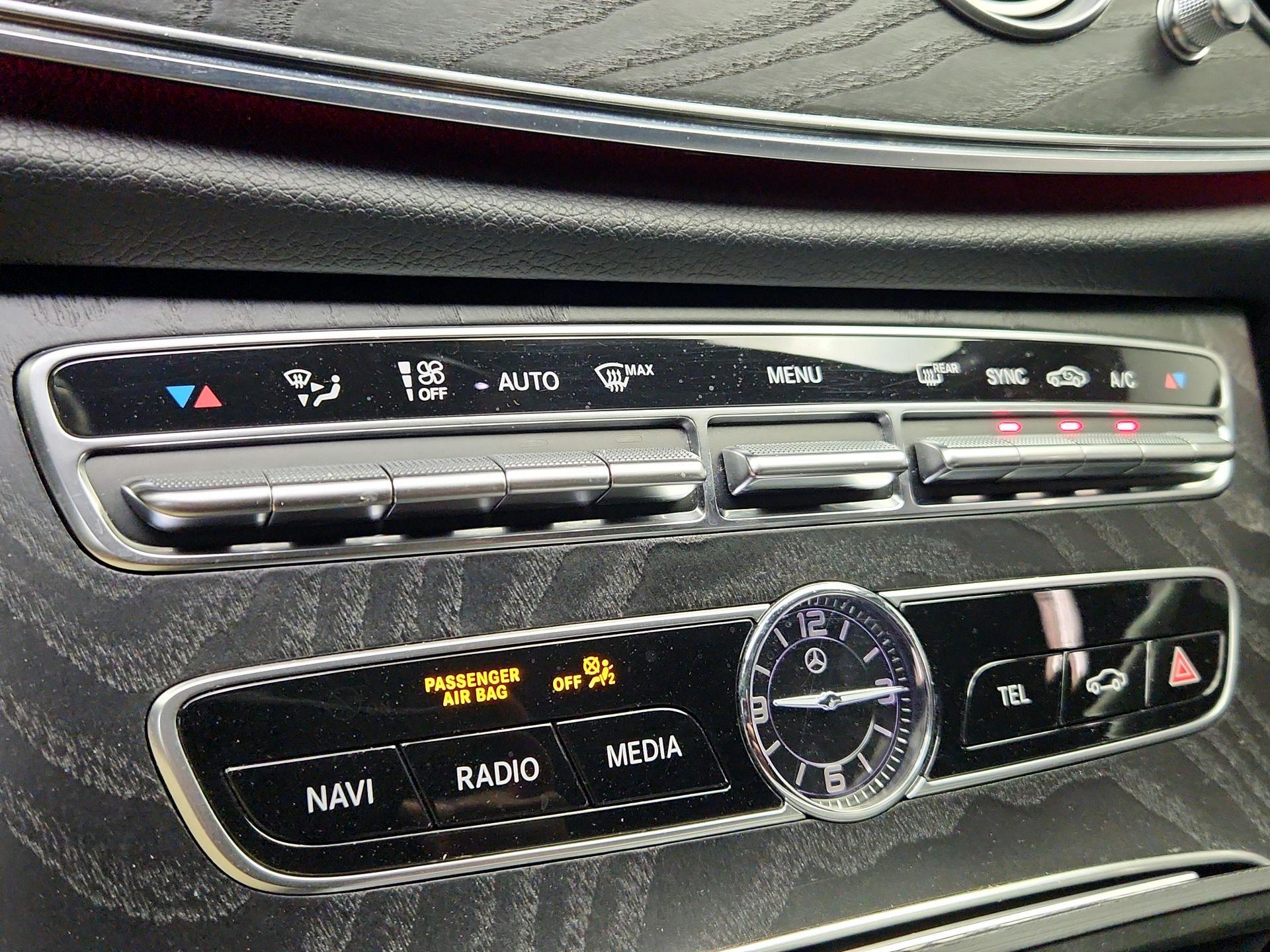 Thumbnail: 2020 Mercedes-Benz E-Class - 16