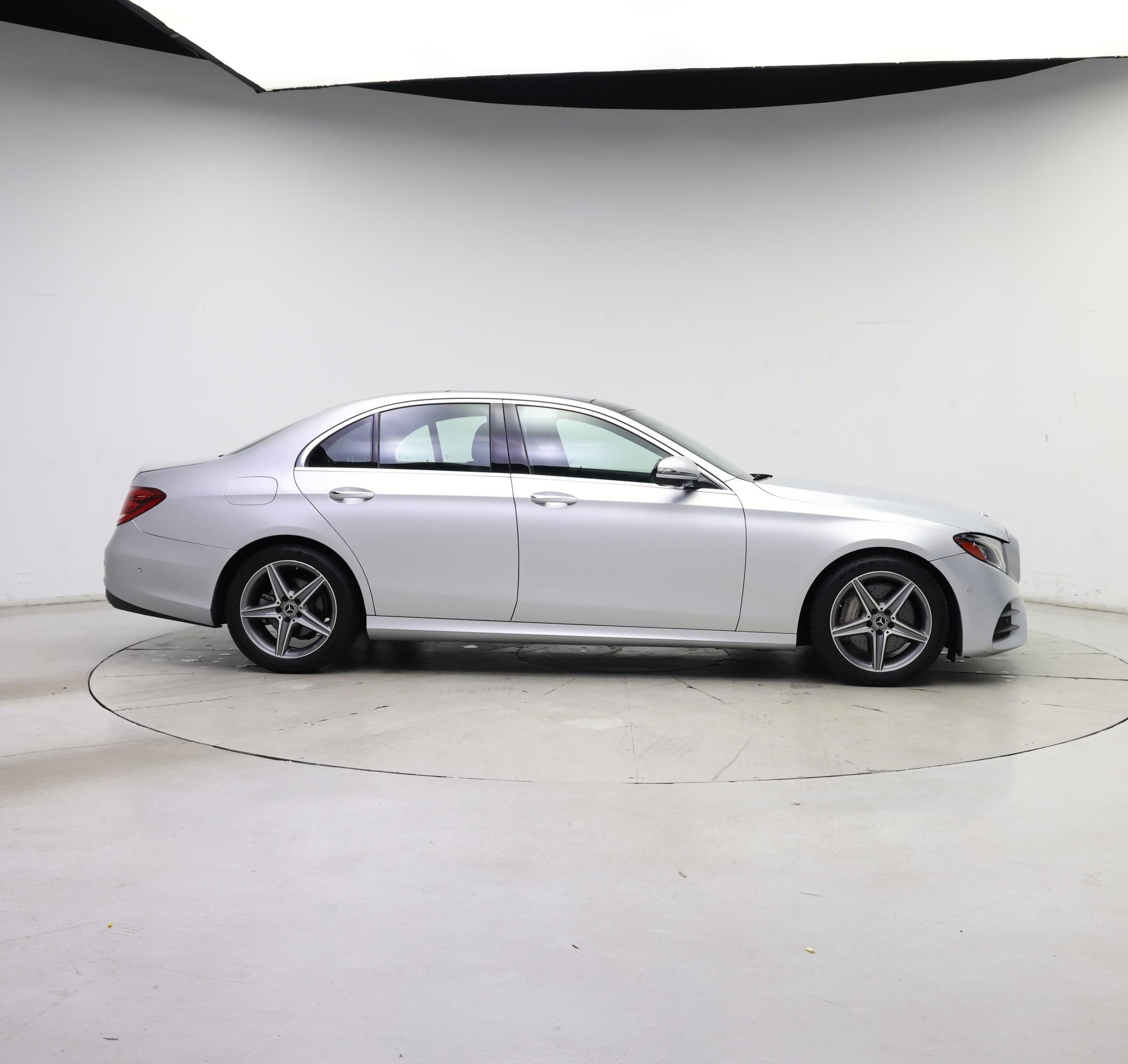 Thumbnail: 2020 Mercedes-Benz E-Class - 7