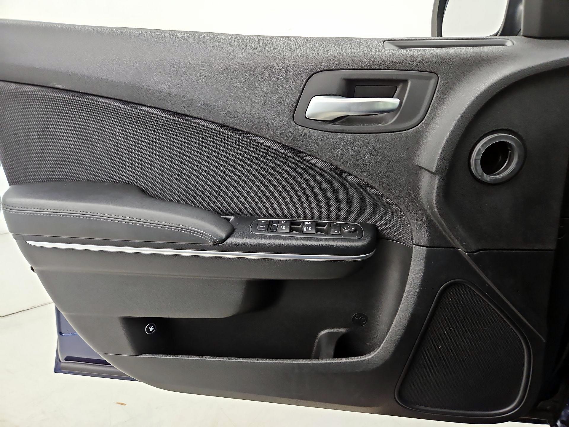 Thumbnail: 2015 Dodge Charger - 12