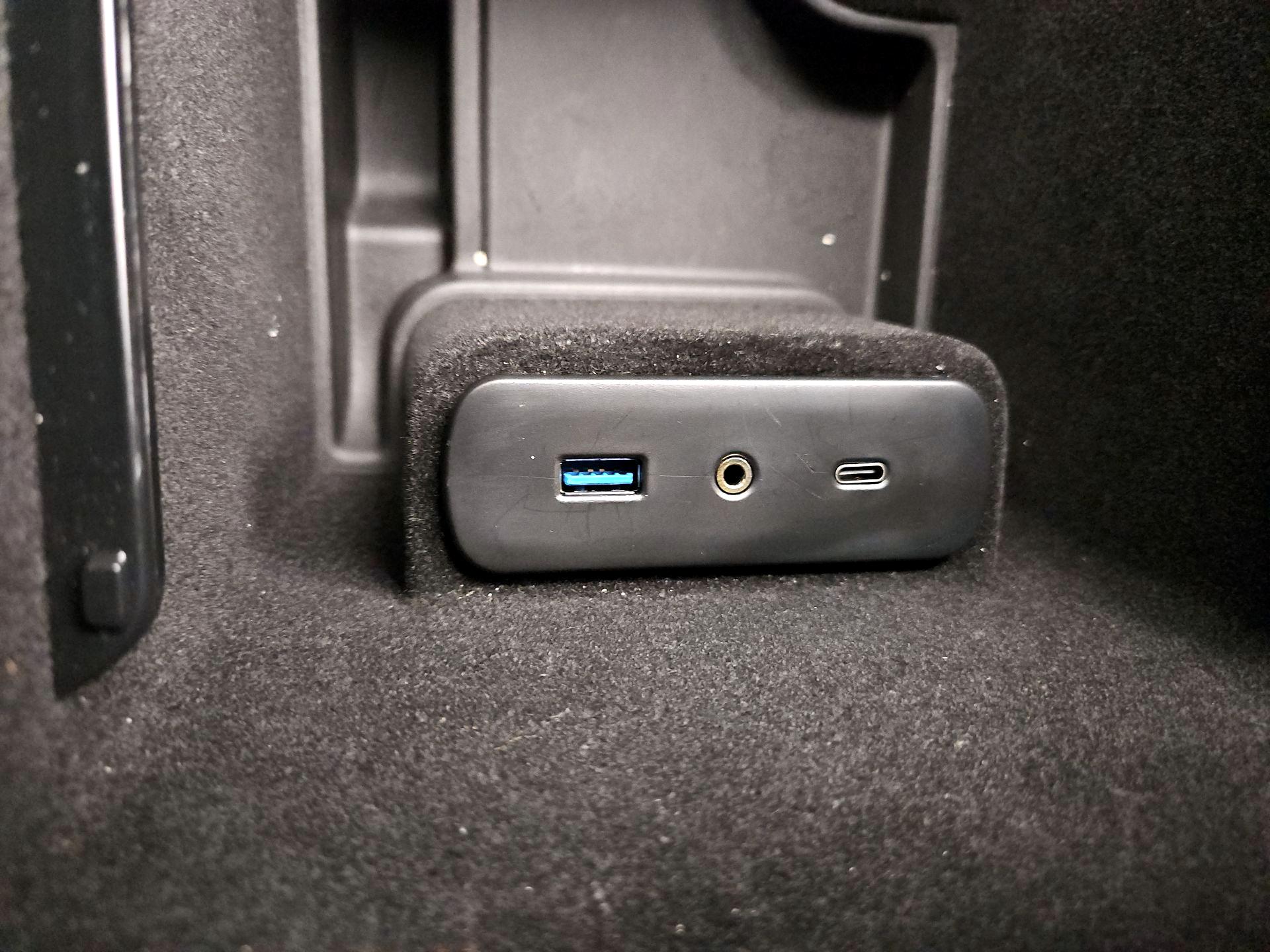 Thumbnail: 2015 Dodge Charger - 18