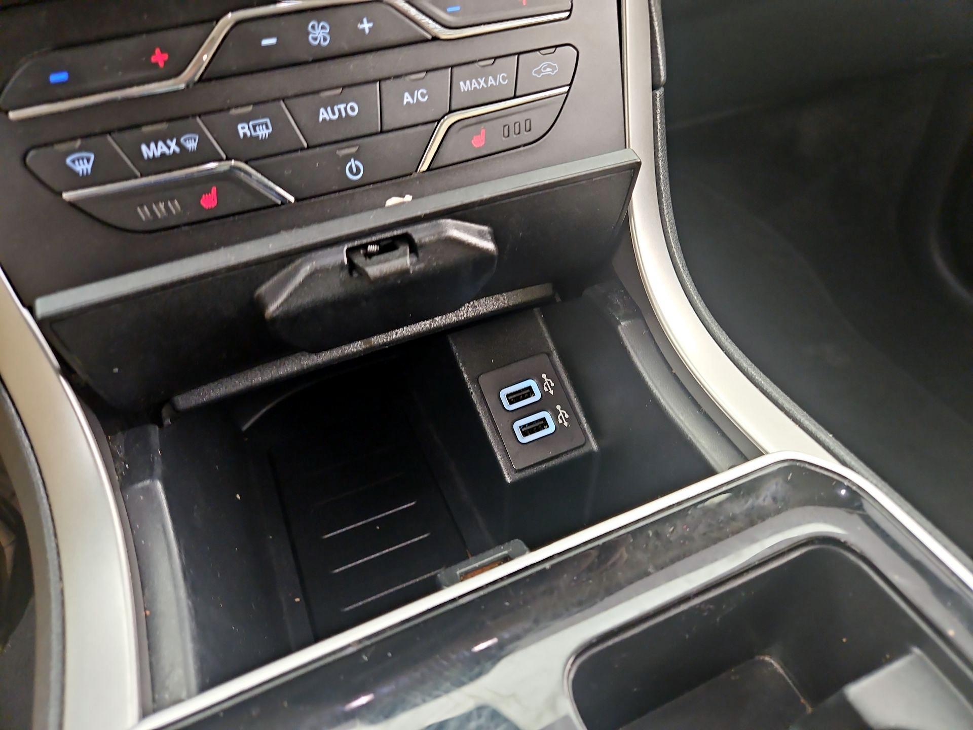 Thumbnail: 2020 Ford Edge - 18