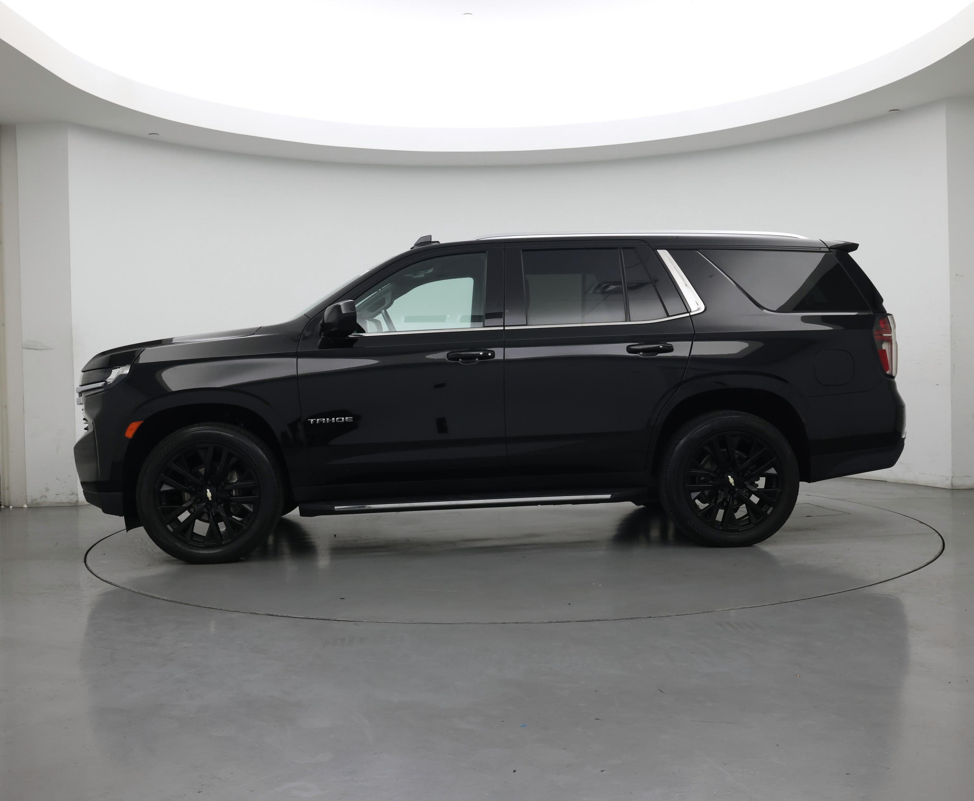 Thumbnail: 2021 Chevrolet Tahoe - 3