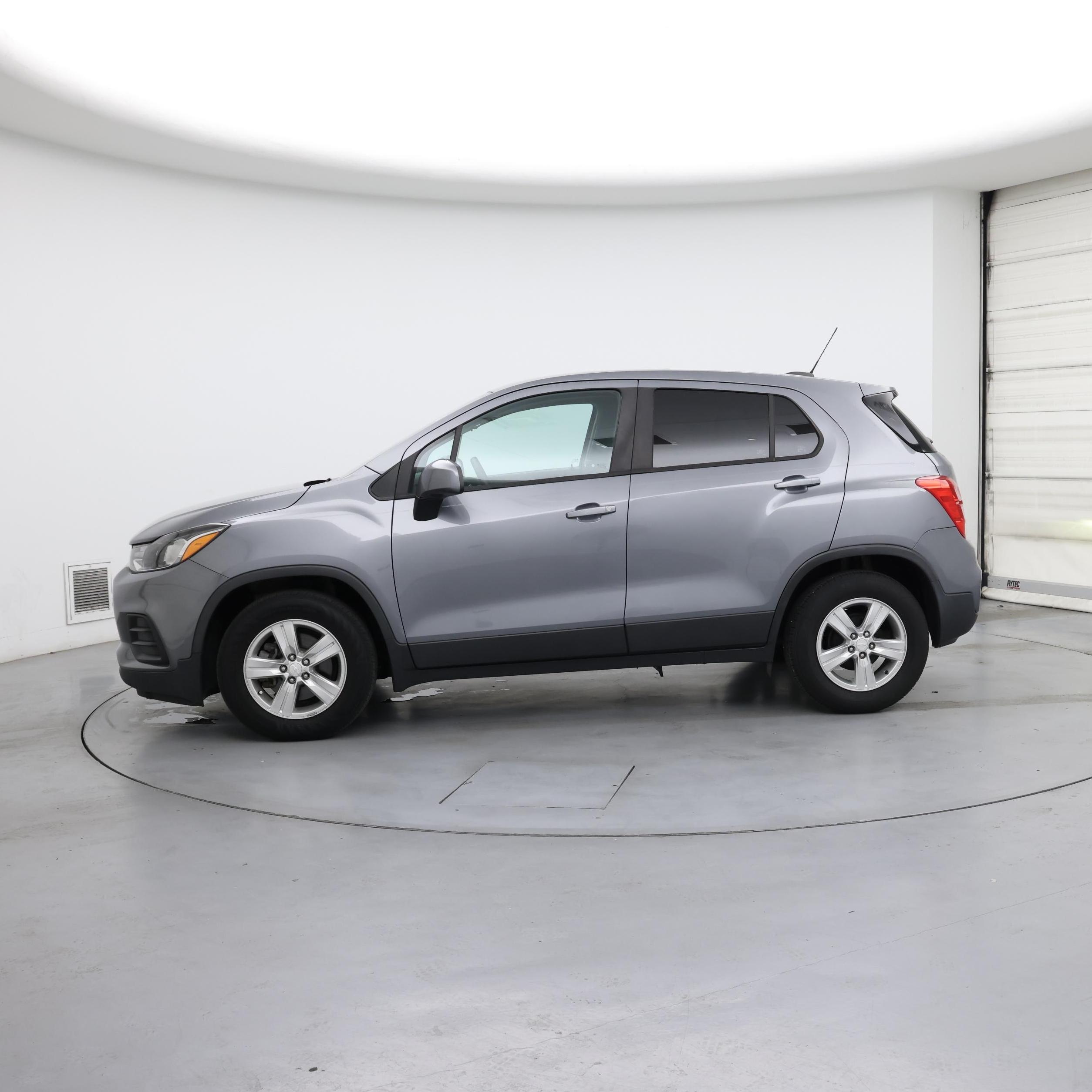 Thumbnail: 2020 Chevrolet Trax - 3