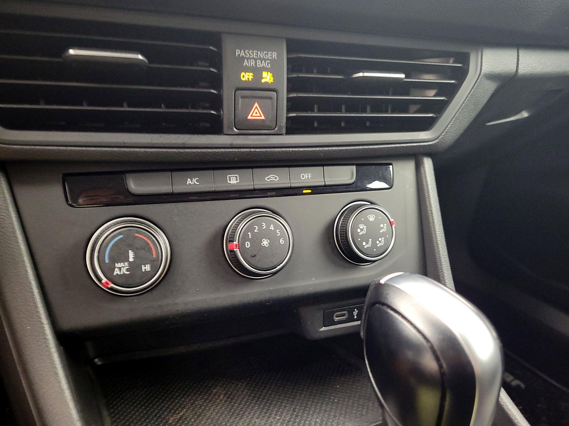 Thumbnail: 2021 Volkswagen Jetta - 14