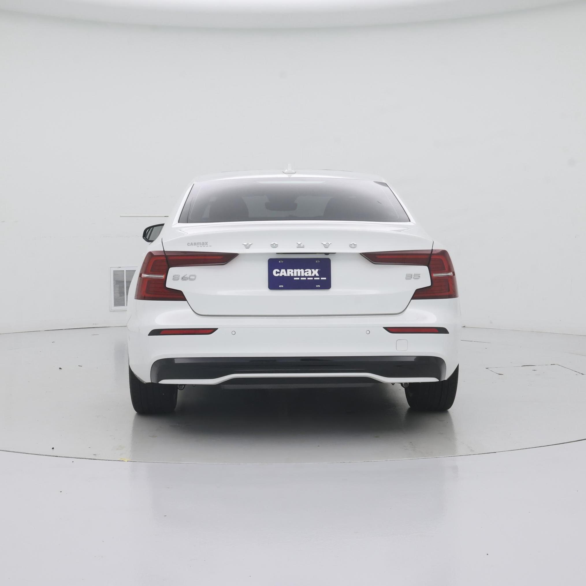 Thumbnail: 2023 Volvo S60 - 6