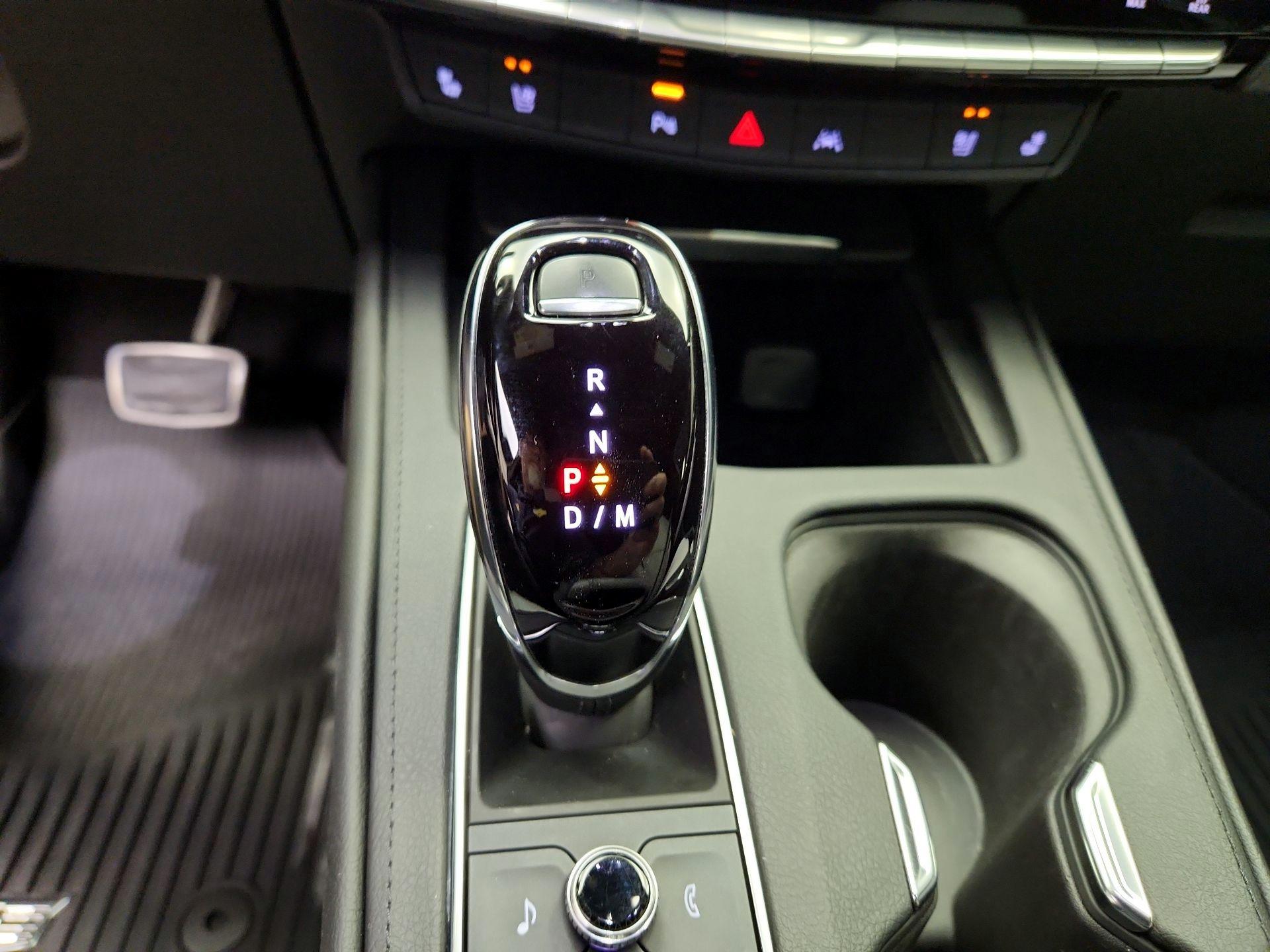 Thumbnail: 2024 Cadillac XT4 - 17