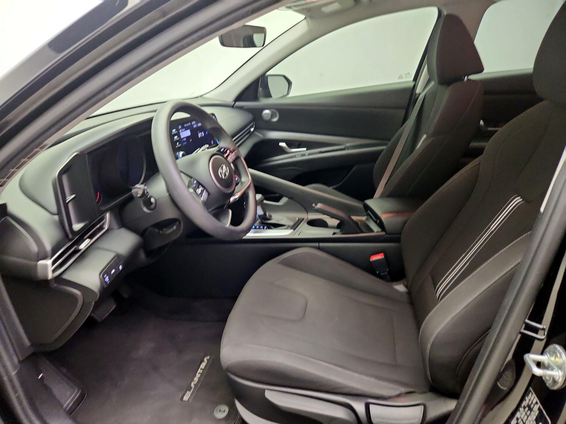 Thumbnail: 2021 Hyundai Elantra - 11