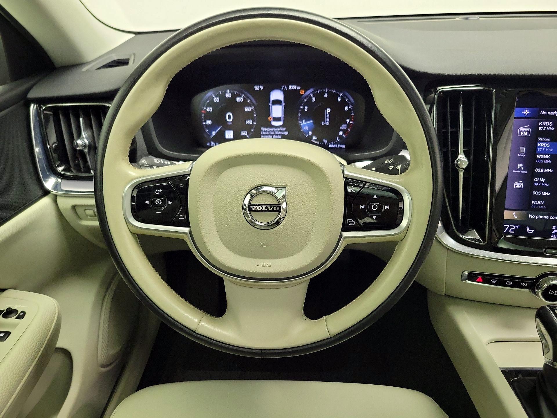 Thumbnail: 2020 Volvo S60 - 10