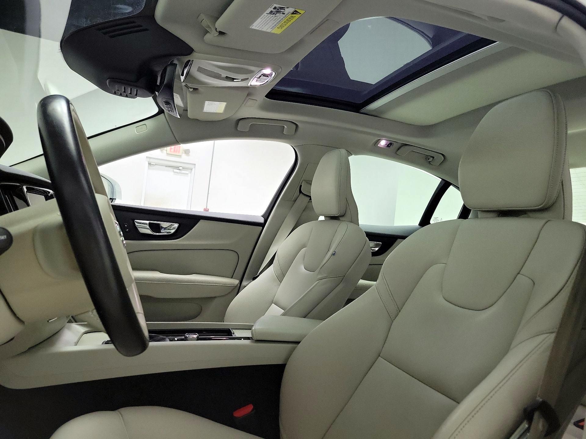 Thumbnail: 2020 Volvo S60 - 19