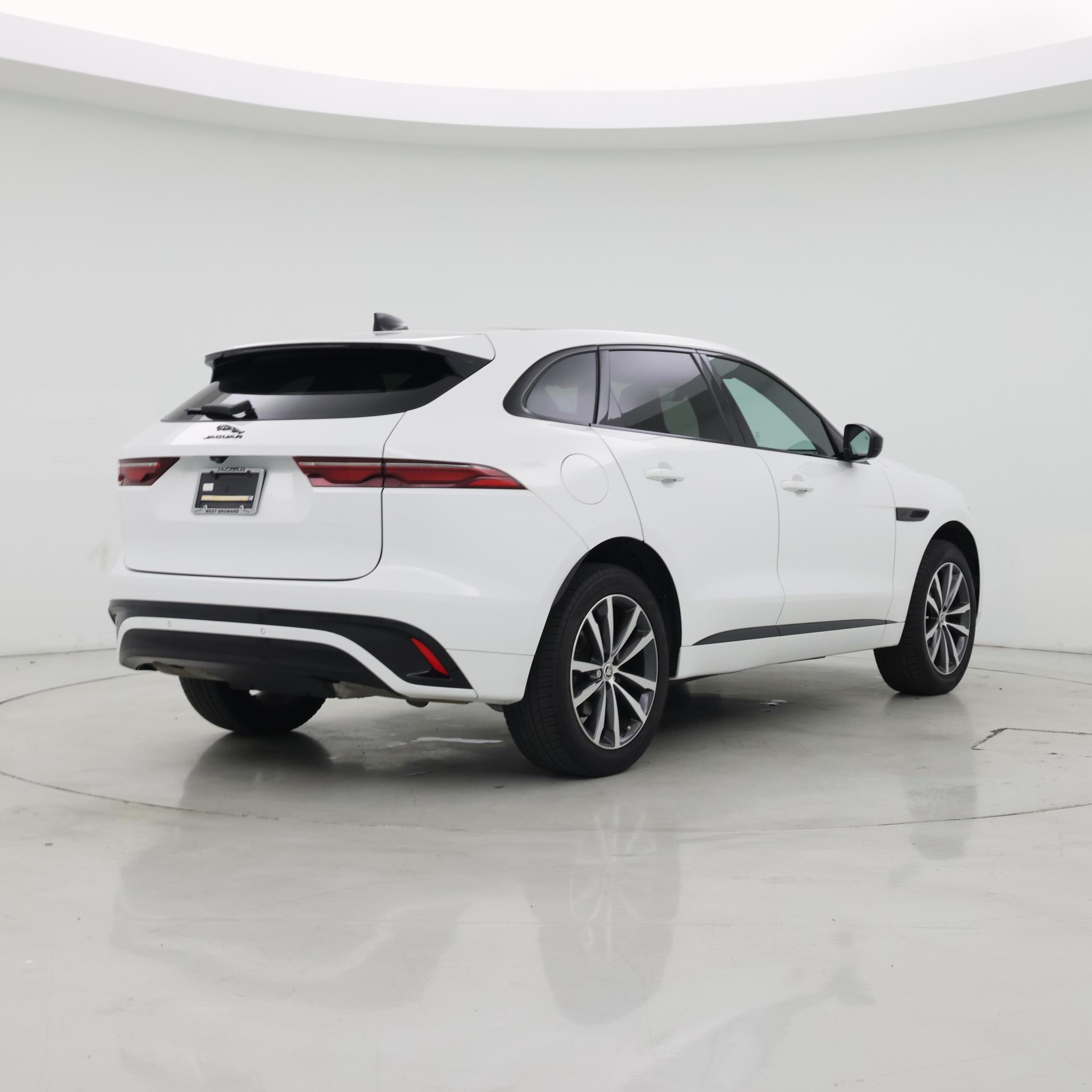 Thumbnail: 2024 Jaguar F-Pace - 8