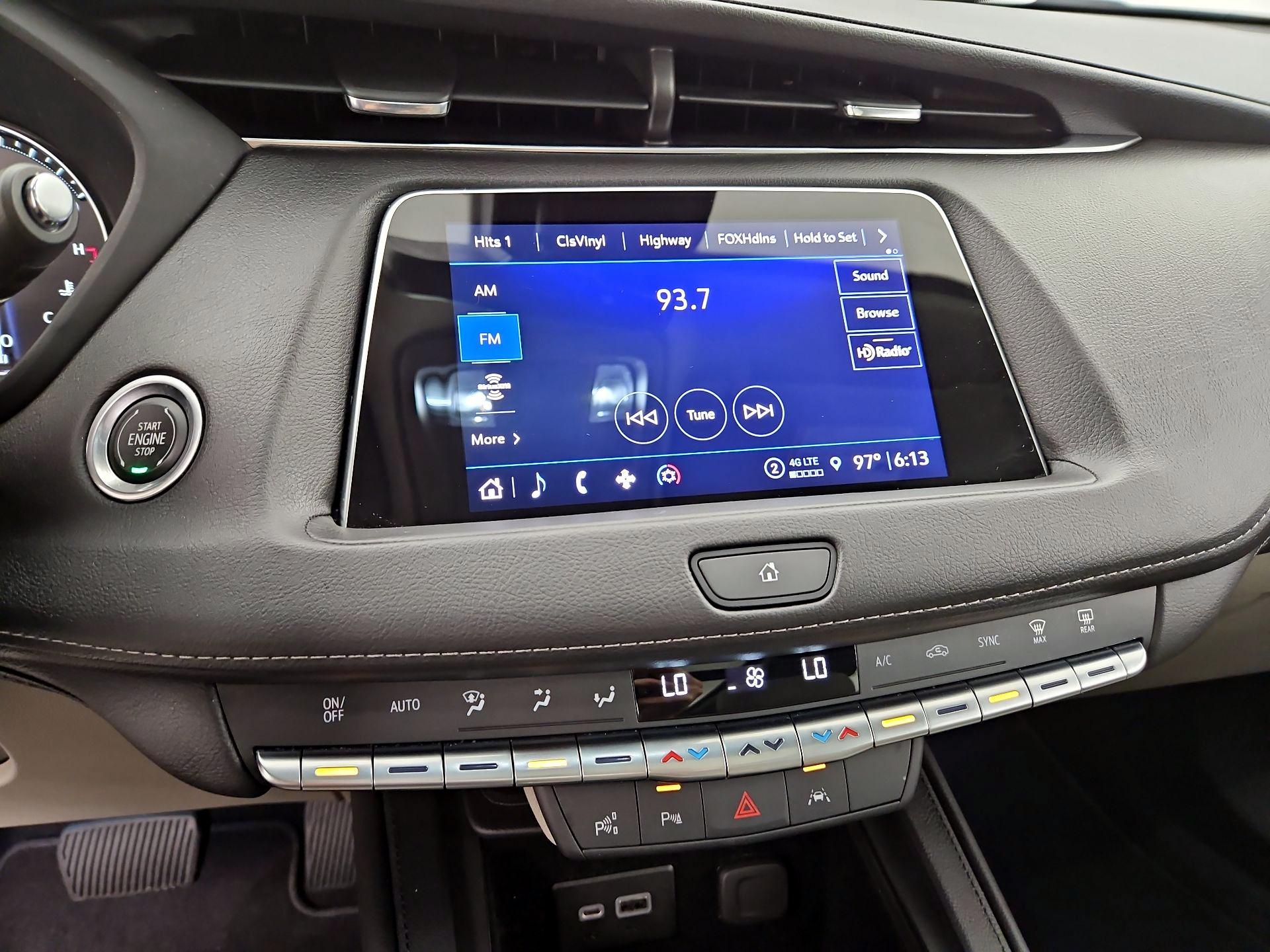 Thumbnail: 2022 Cadillac XT4 - 15