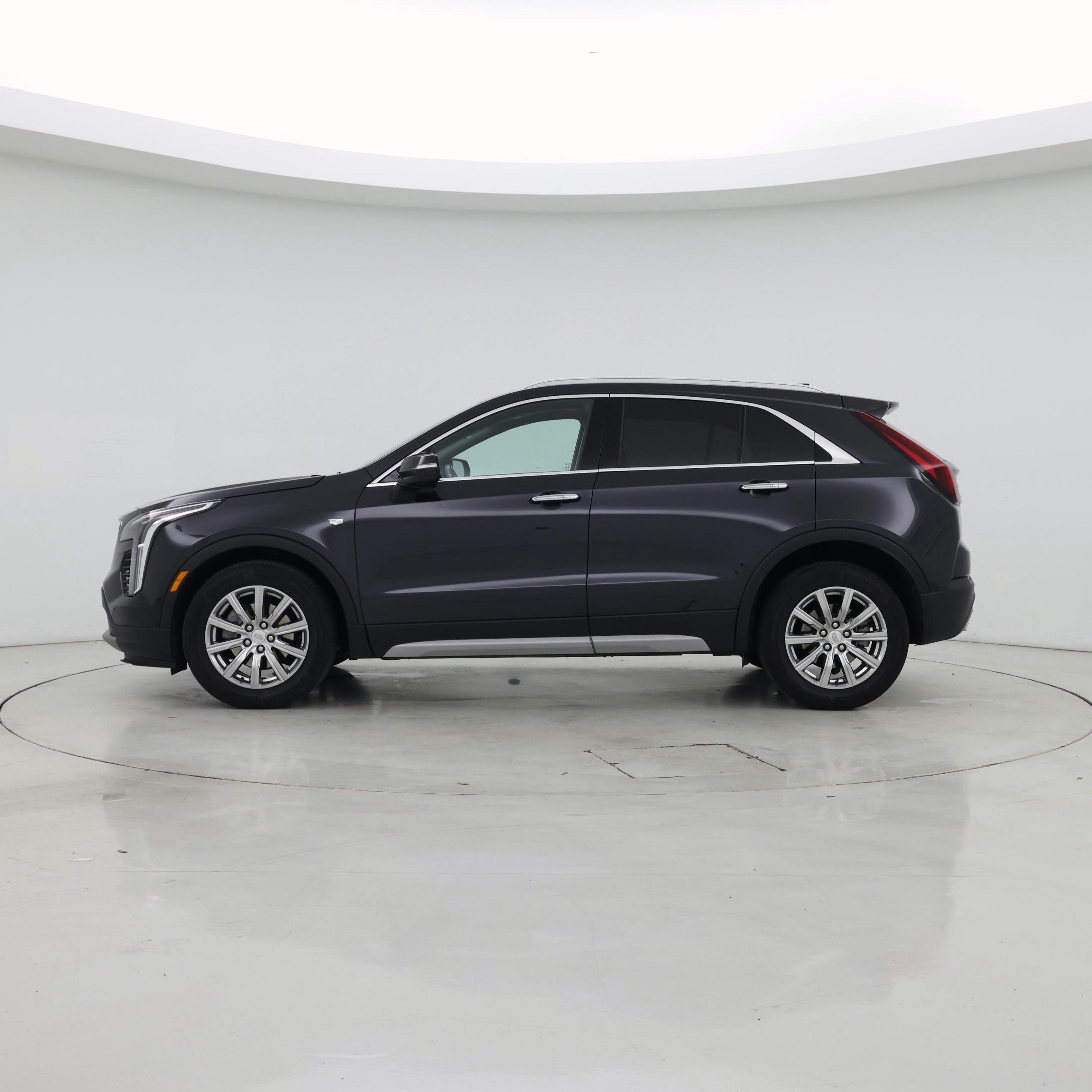 Thumbnail: 2022 Cadillac XT4 - 3
