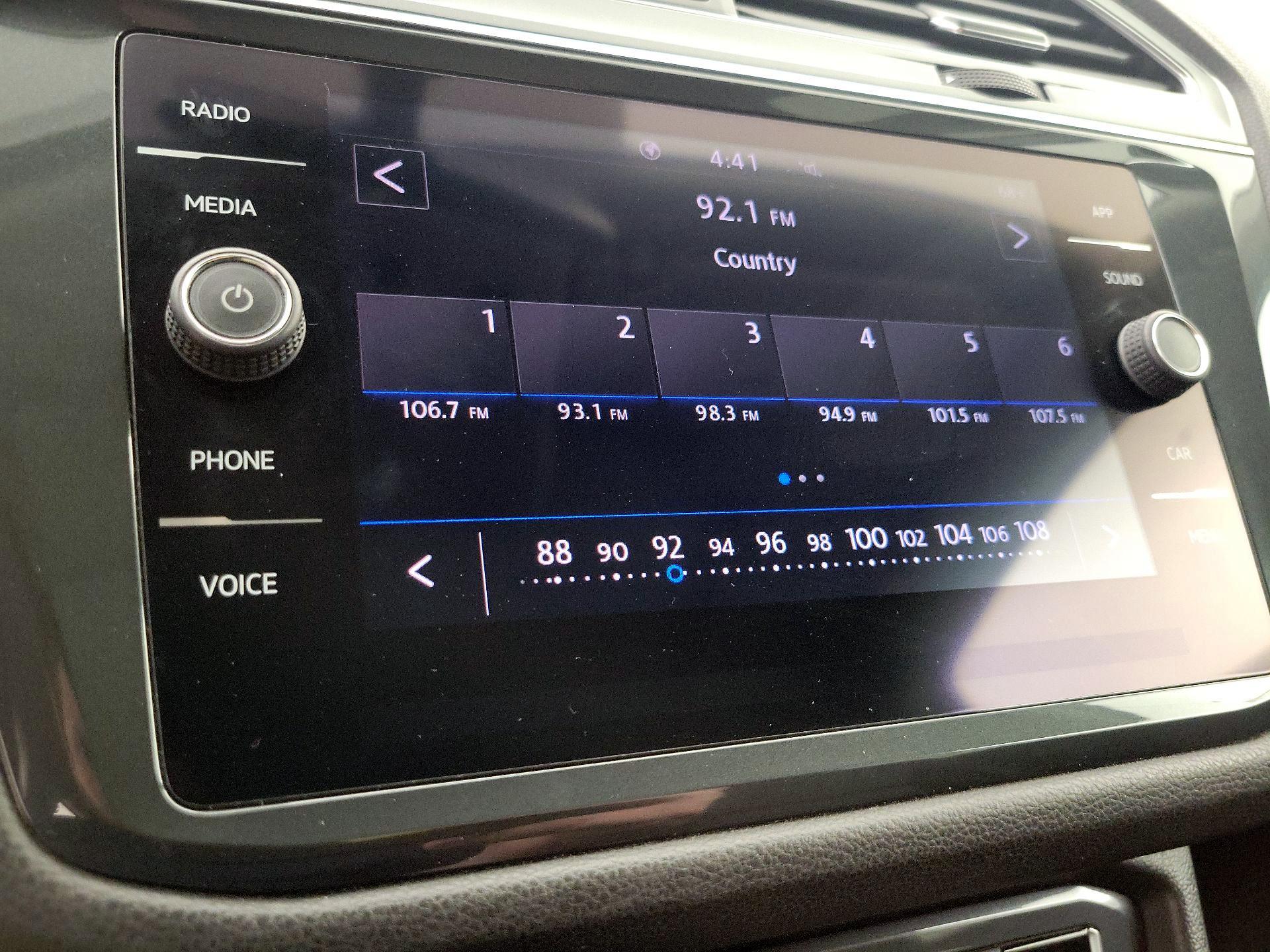 Thumbnail: 2020 Volkswagen Tiguan - 15