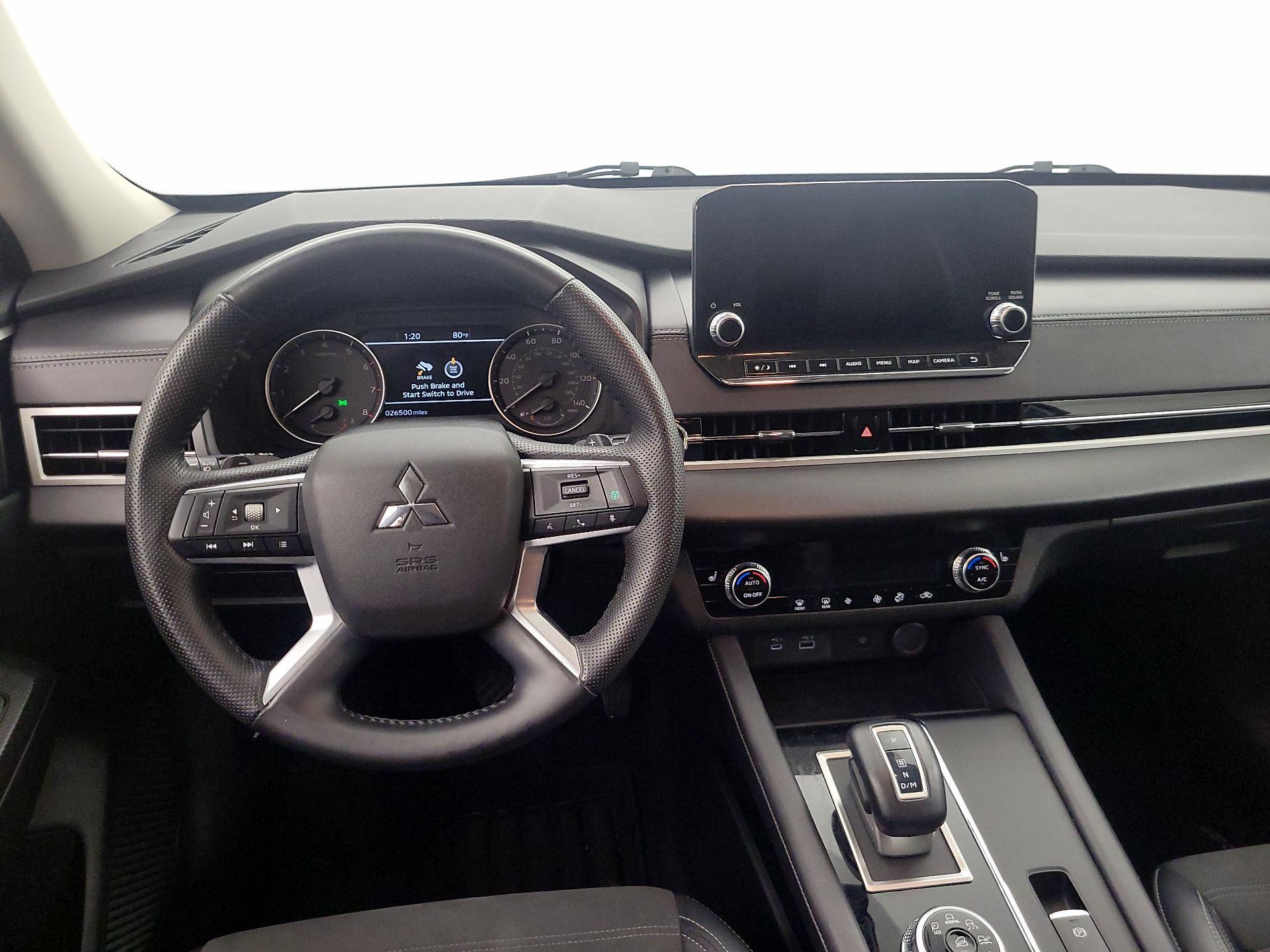 Thumbnail: 2024 Mitsubishi Outlander - 10