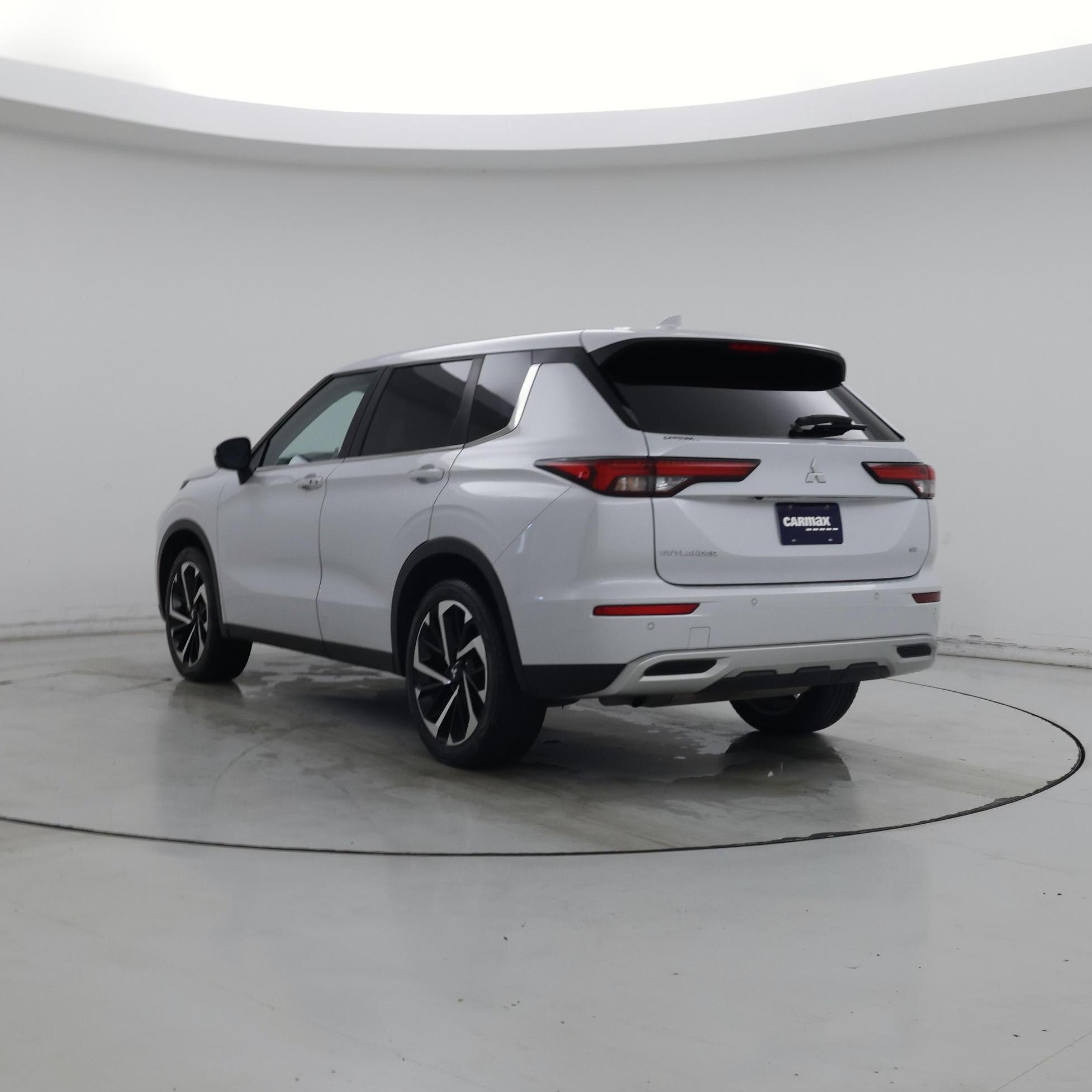 Thumbnail: 2024 Mitsubishi Outlander - 2