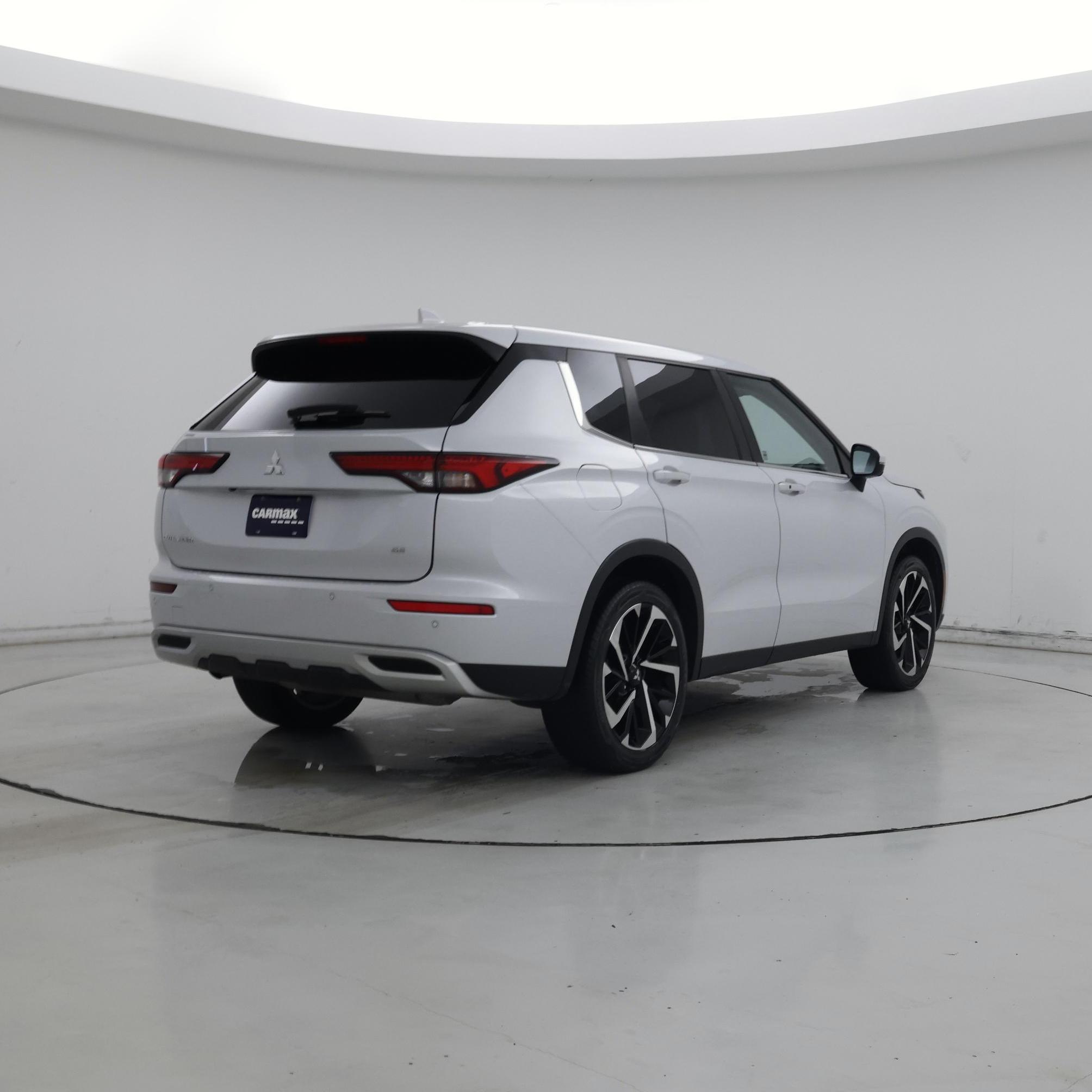 Thumbnail: 2024 Mitsubishi Outlander - 8