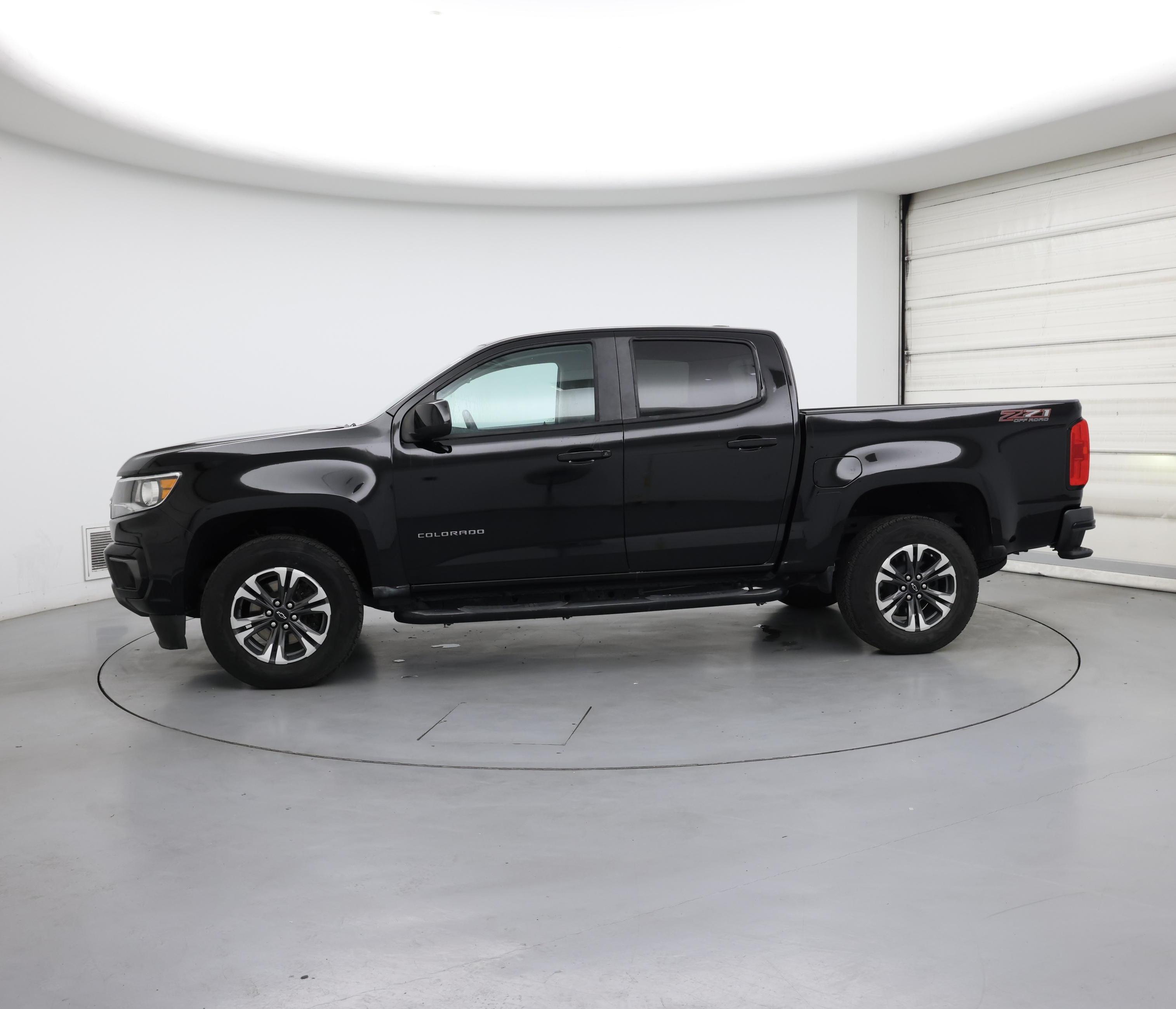 Thumbnail: 2021 Chevrolet Colorado - 3