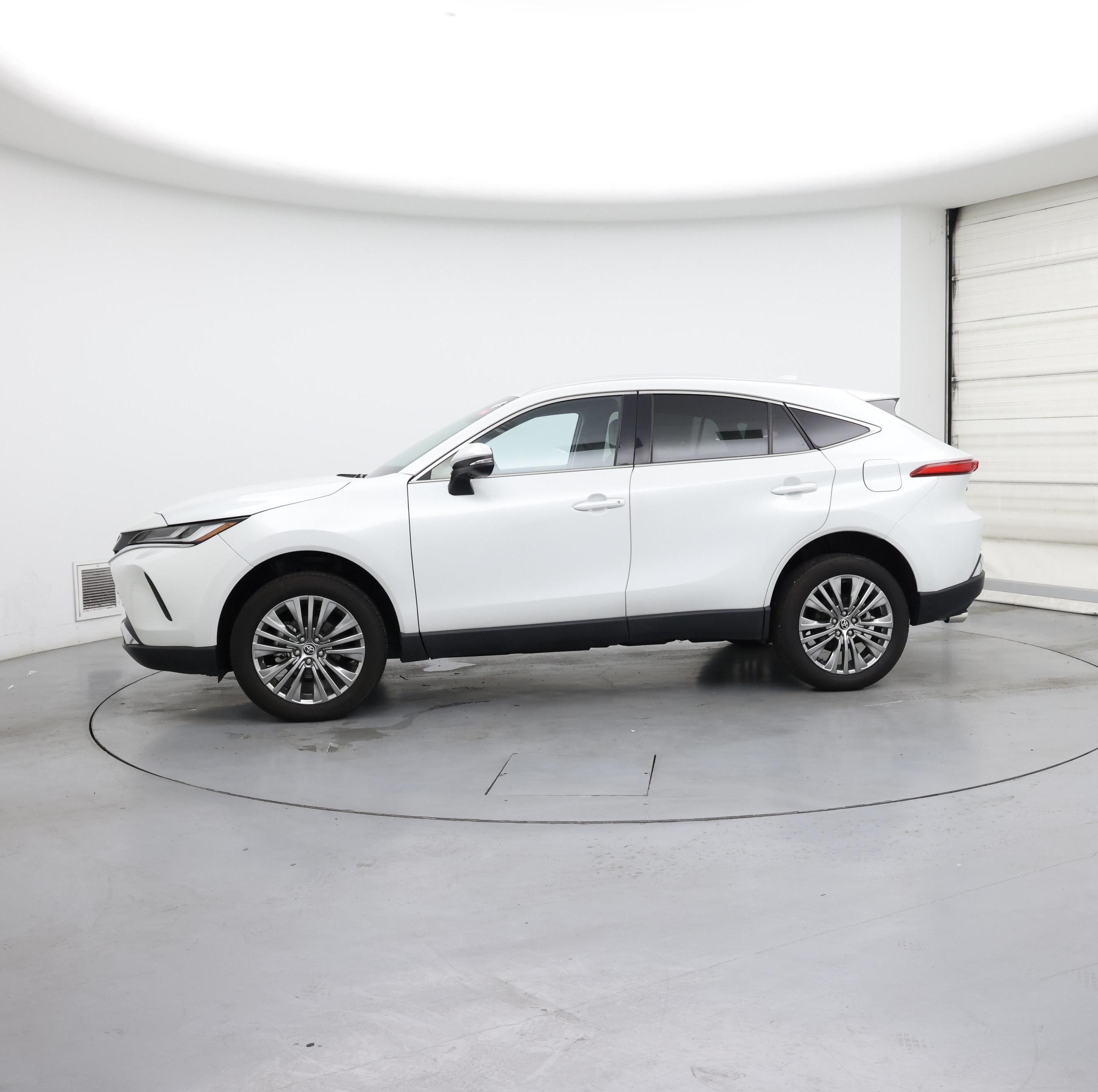 Thumbnail: 2023 Toyota Venza - 3