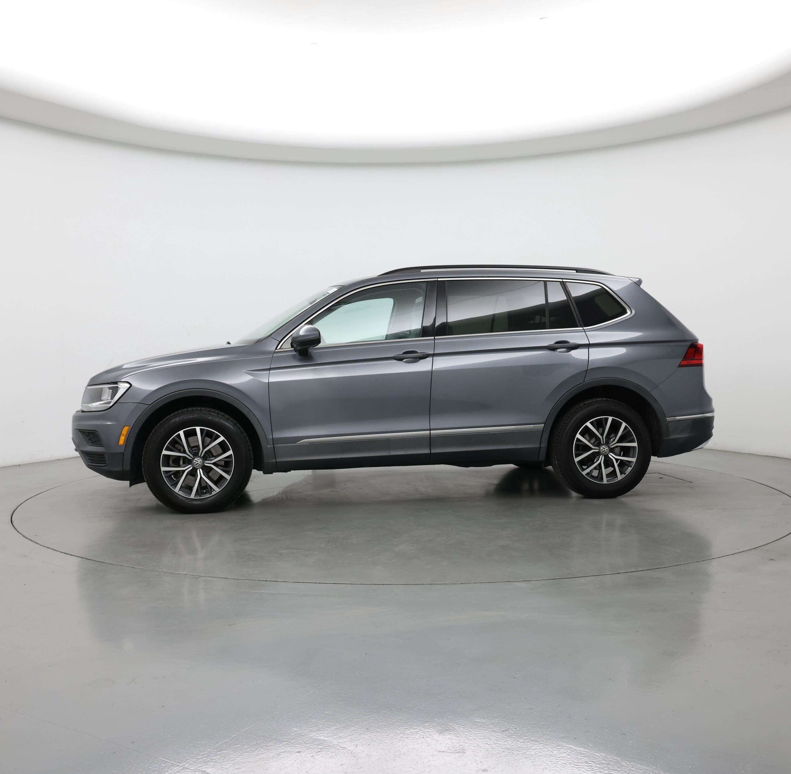 Thumbnail: 2020 Volkswagen Tiguan - 3