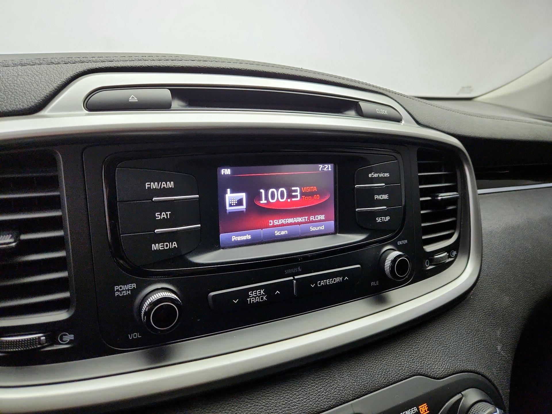 Thumbnail: 2016 Kia Sorento - 15