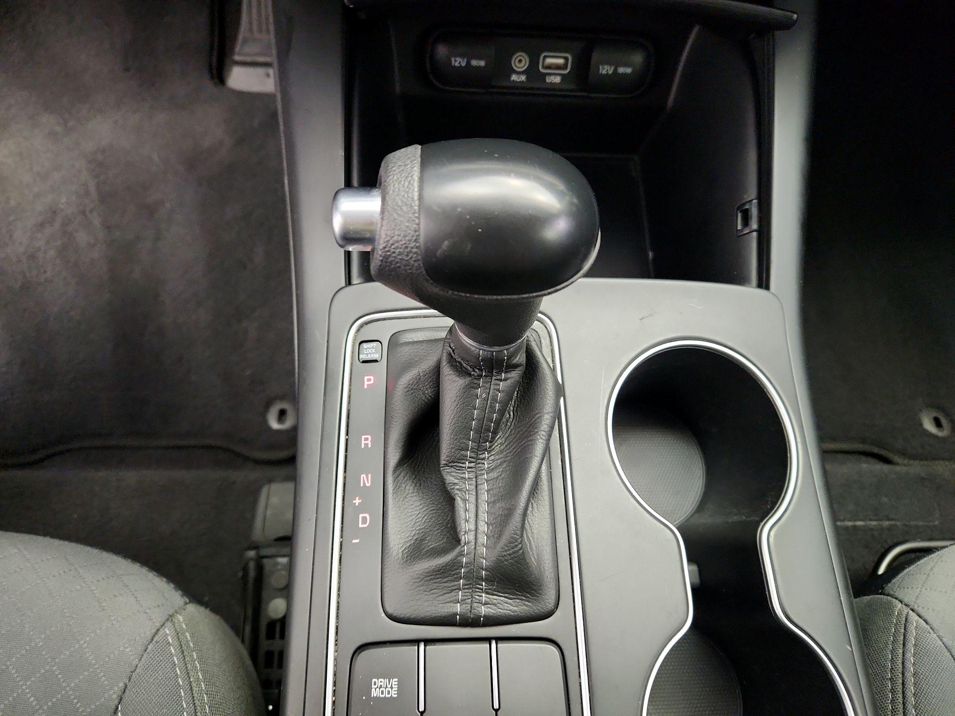 Thumbnail: 2016 Kia Sorento - 17