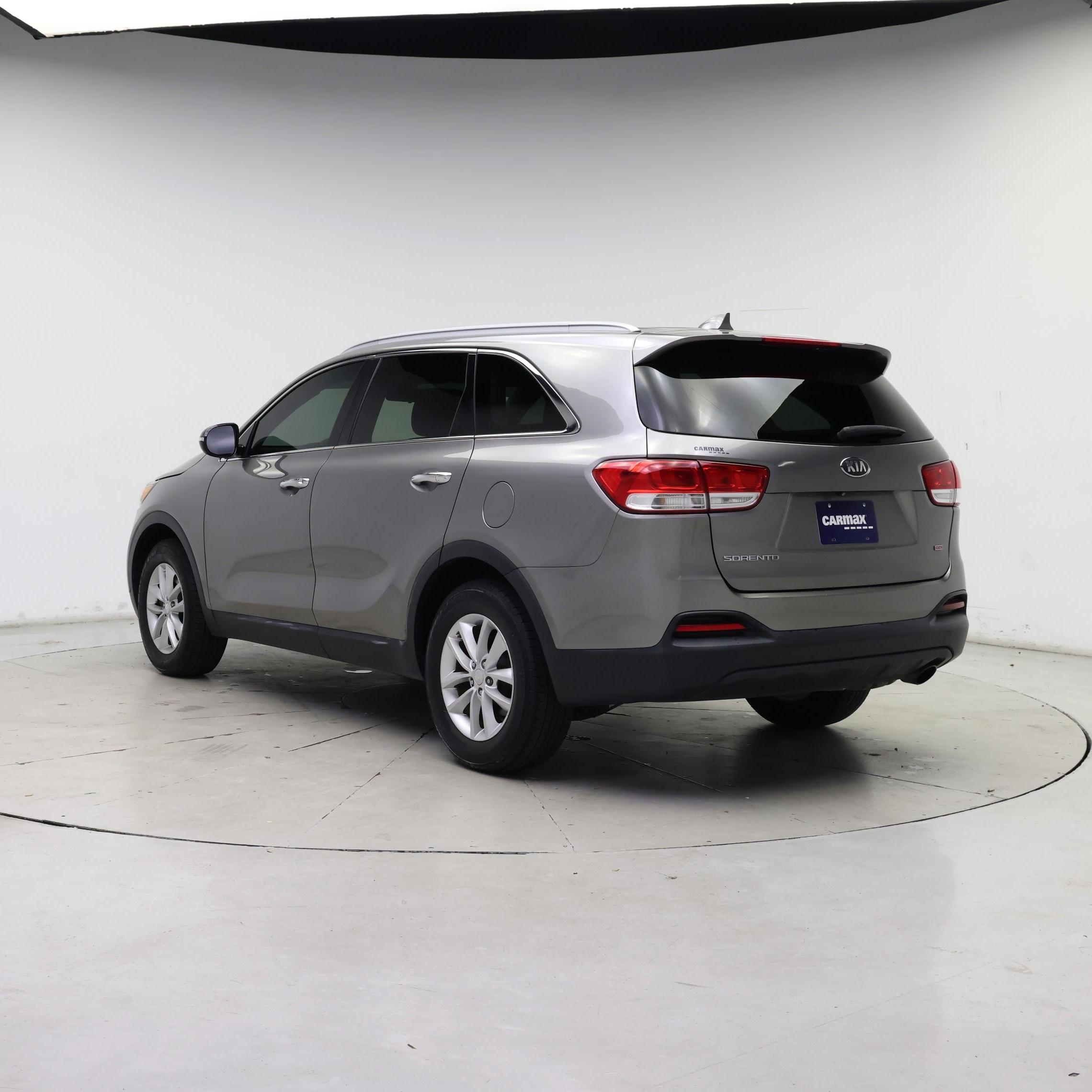 Thumbnail: 2016 Kia Sorento - 2