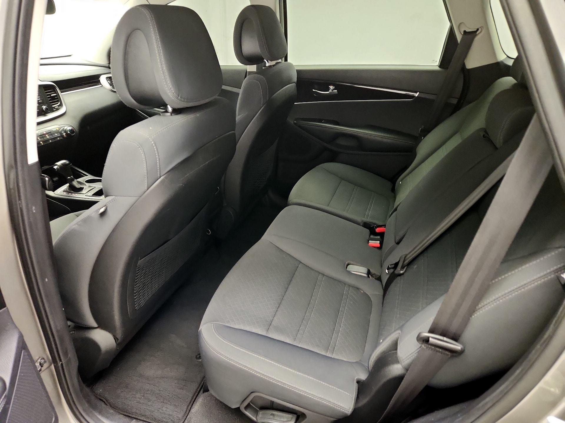 Thumbnail: 2016 Kia Sorento - 19