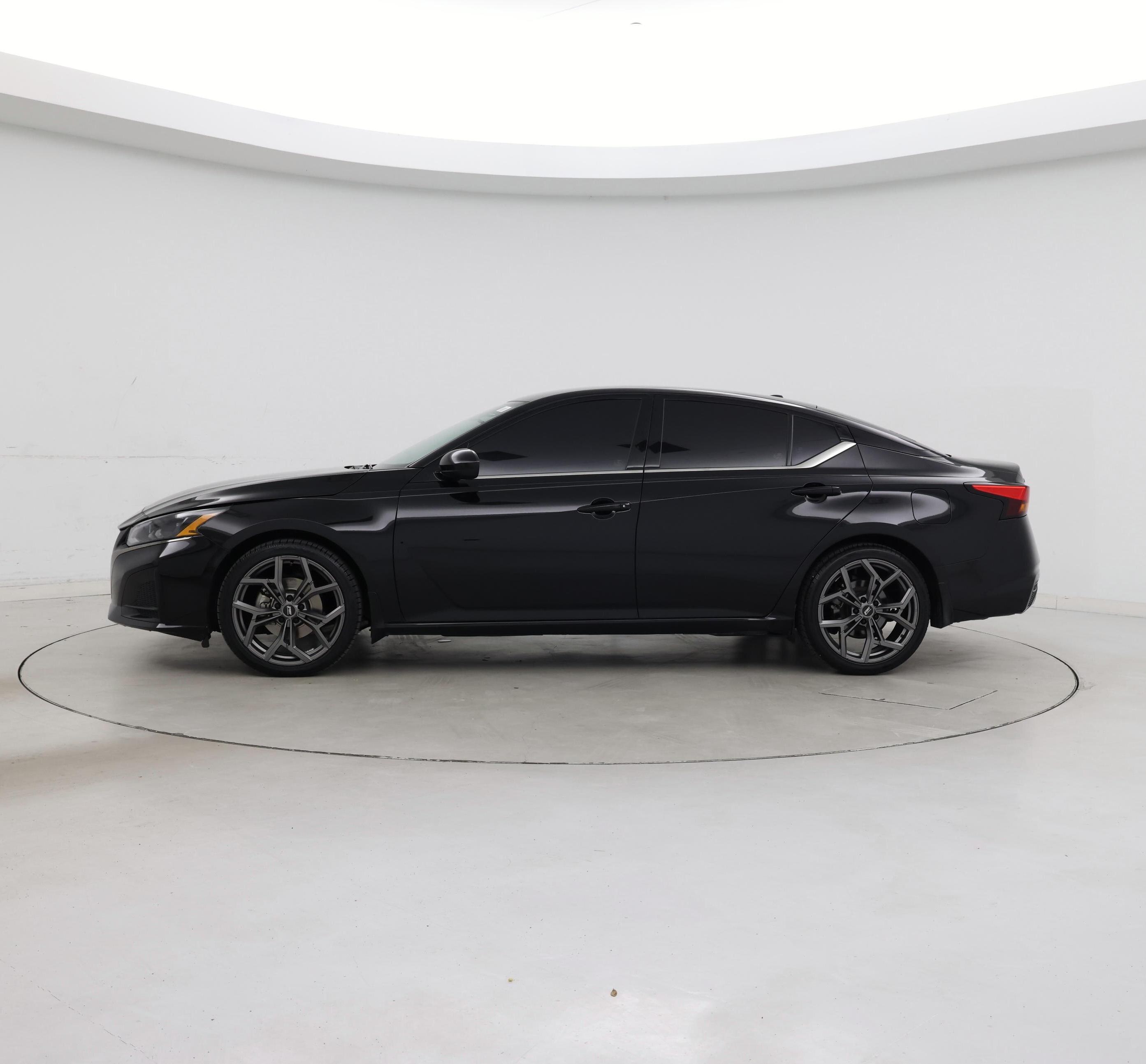 Thumbnail: 2023 Nissan Altima - 3