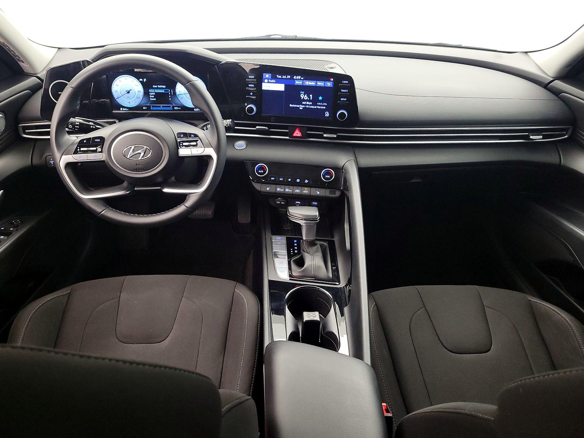 Thumbnail: 2022 Hyundai Elantra - 9