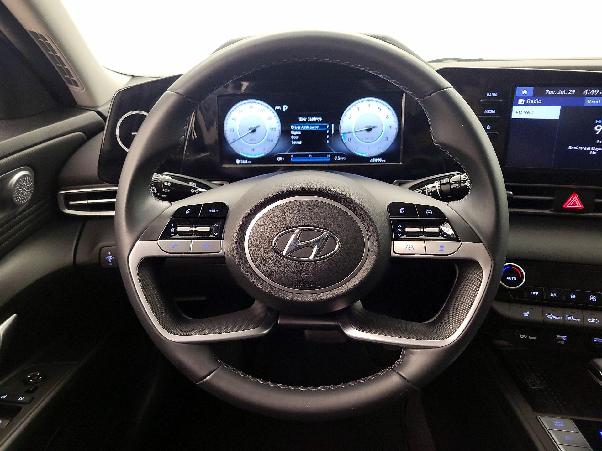 Thumbnail: 2022 Hyundai Elantra - 10
