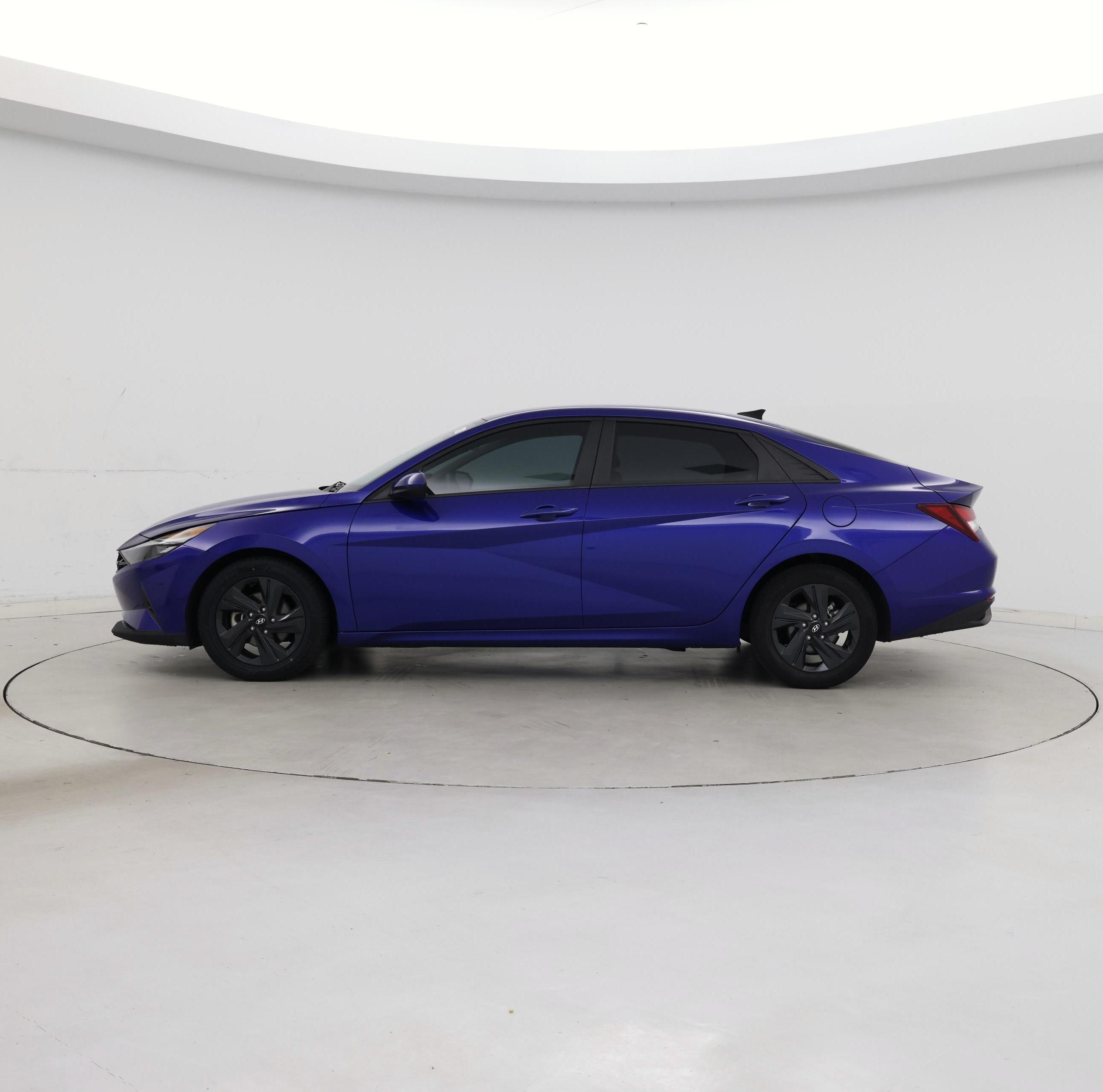 Thumbnail: 2022 Hyundai Elantra - 3