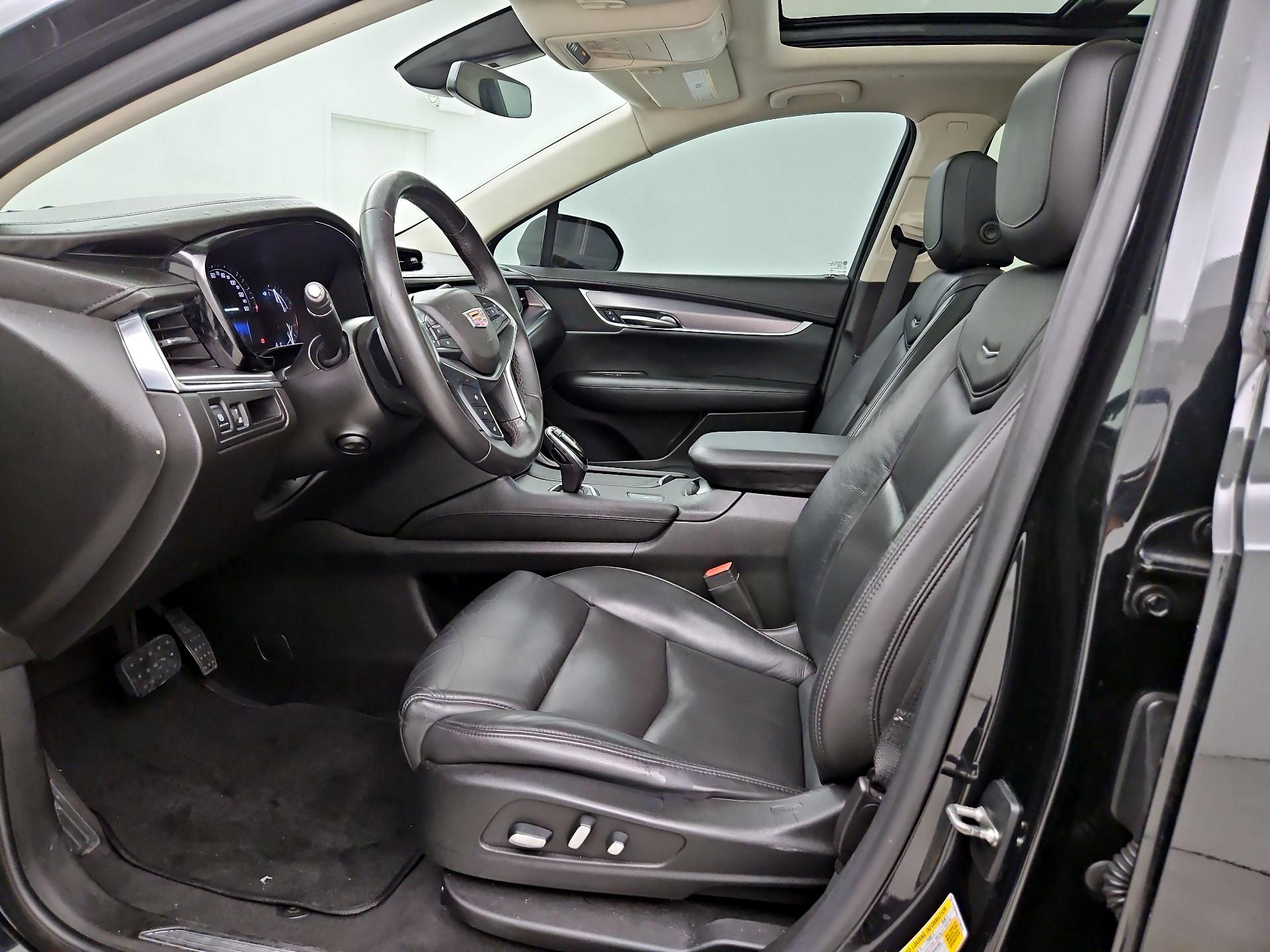 Thumbnail: 2018 Cadillac XT5 - 11