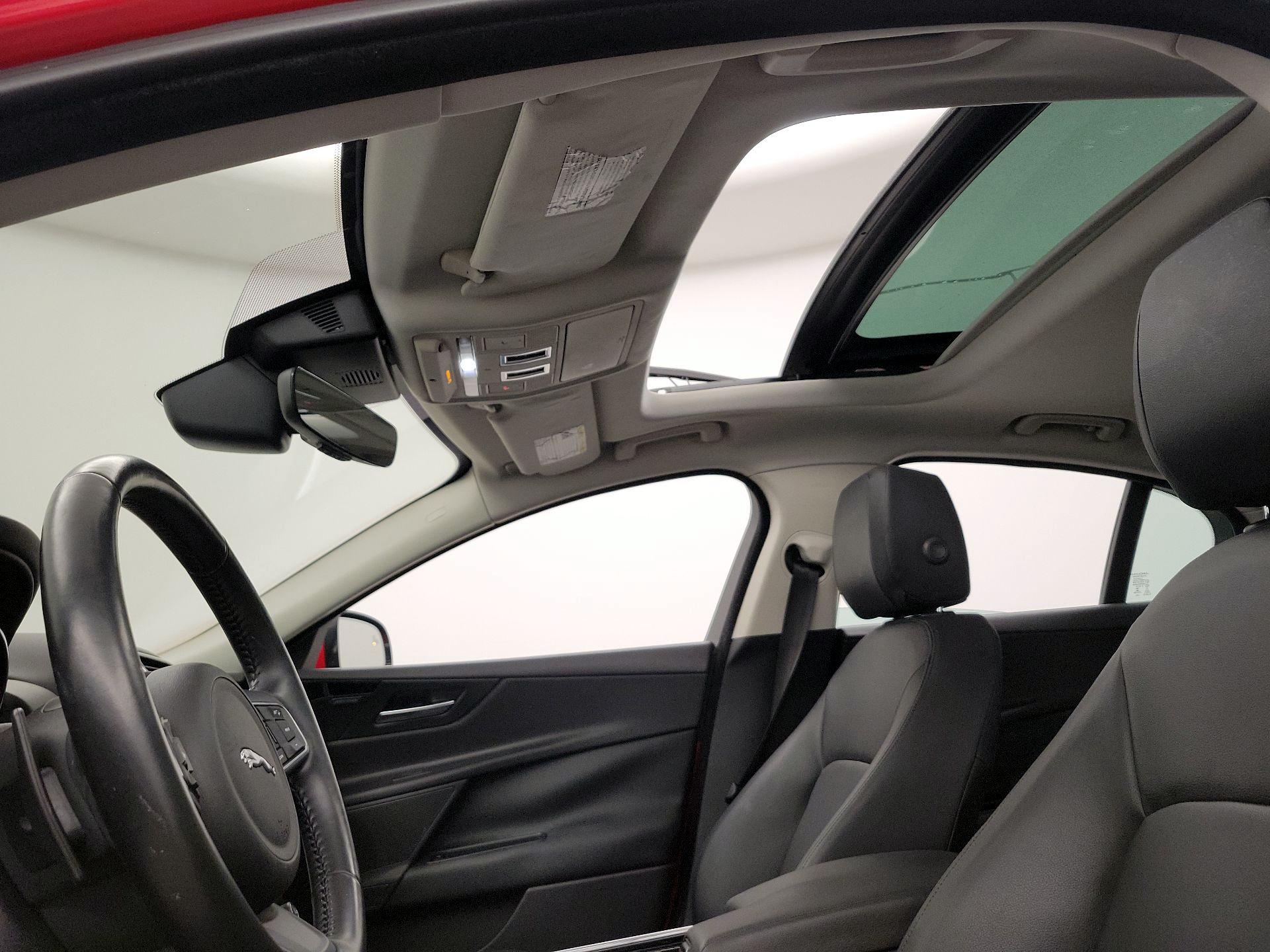 Thumbnail: 2019 Jaguar XE - 19