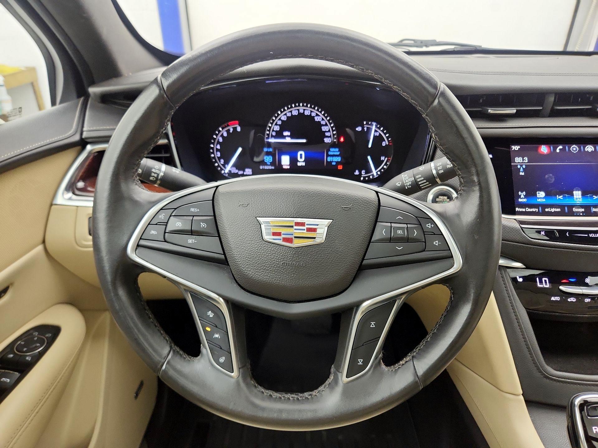 Thumbnail: 2017 Cadillac XT5 - 10